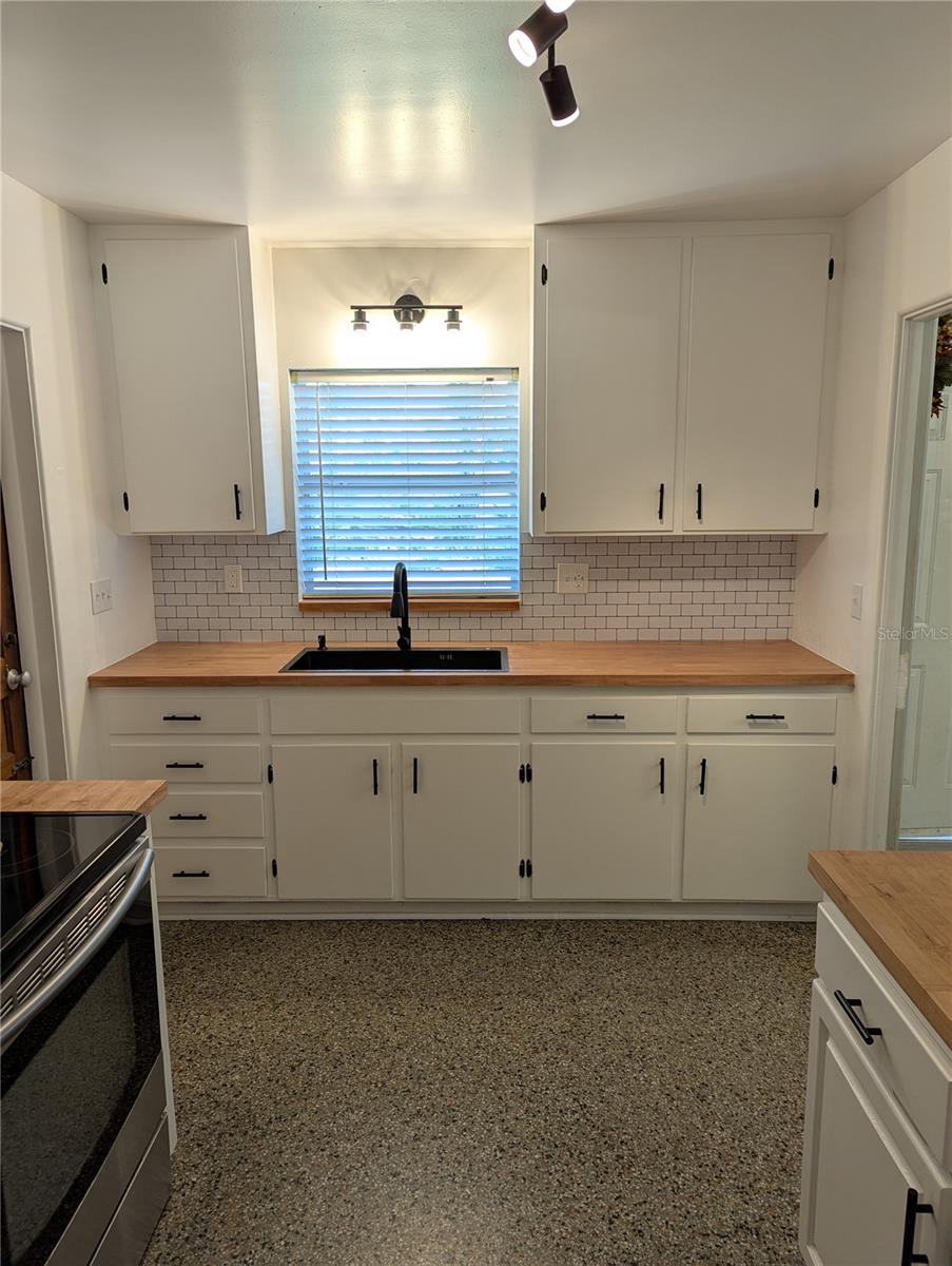 5421 Alloway St Property Photo 13