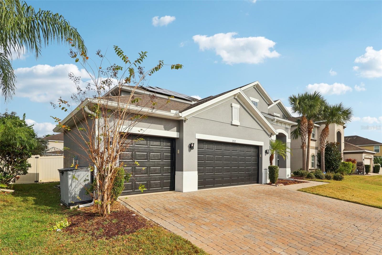 O6397172 Property Photo 2