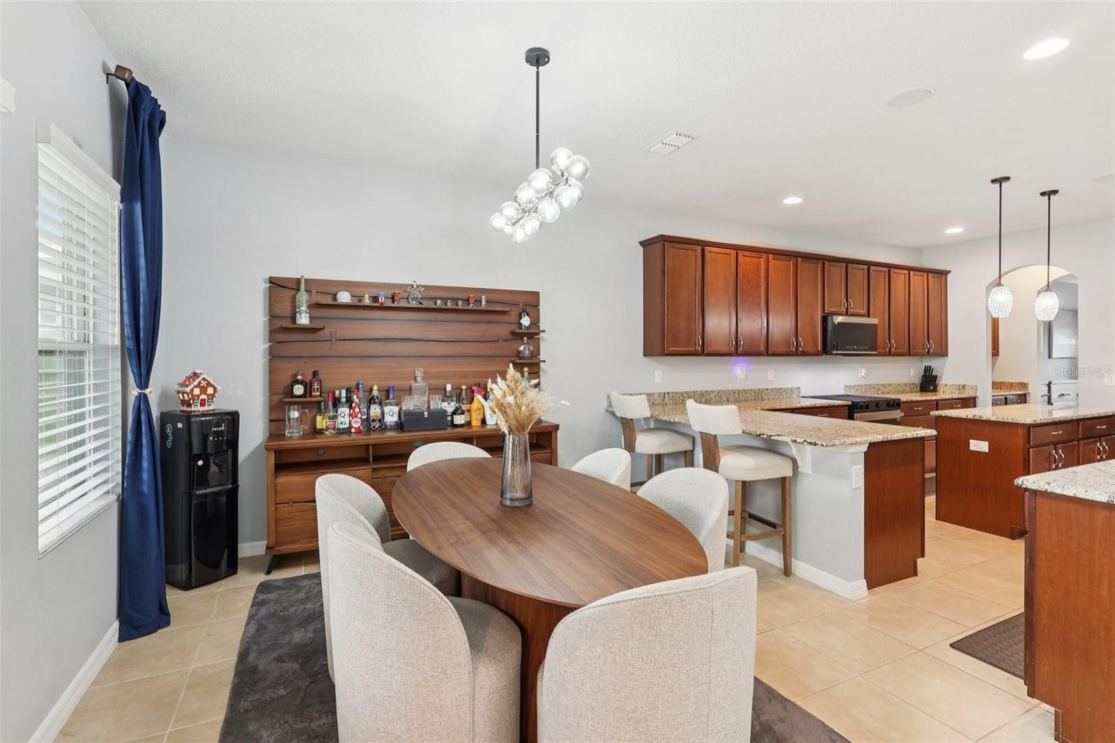 O6397172 Property Photo 11