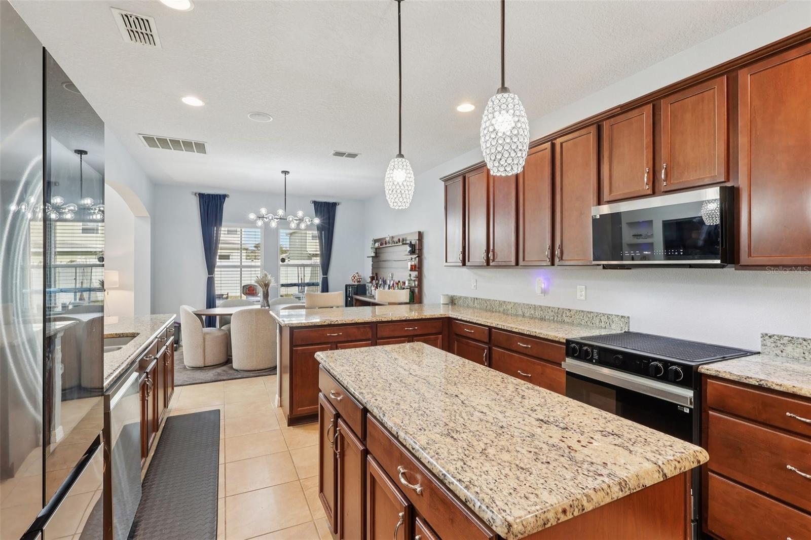 O6397172 Property Photo 12