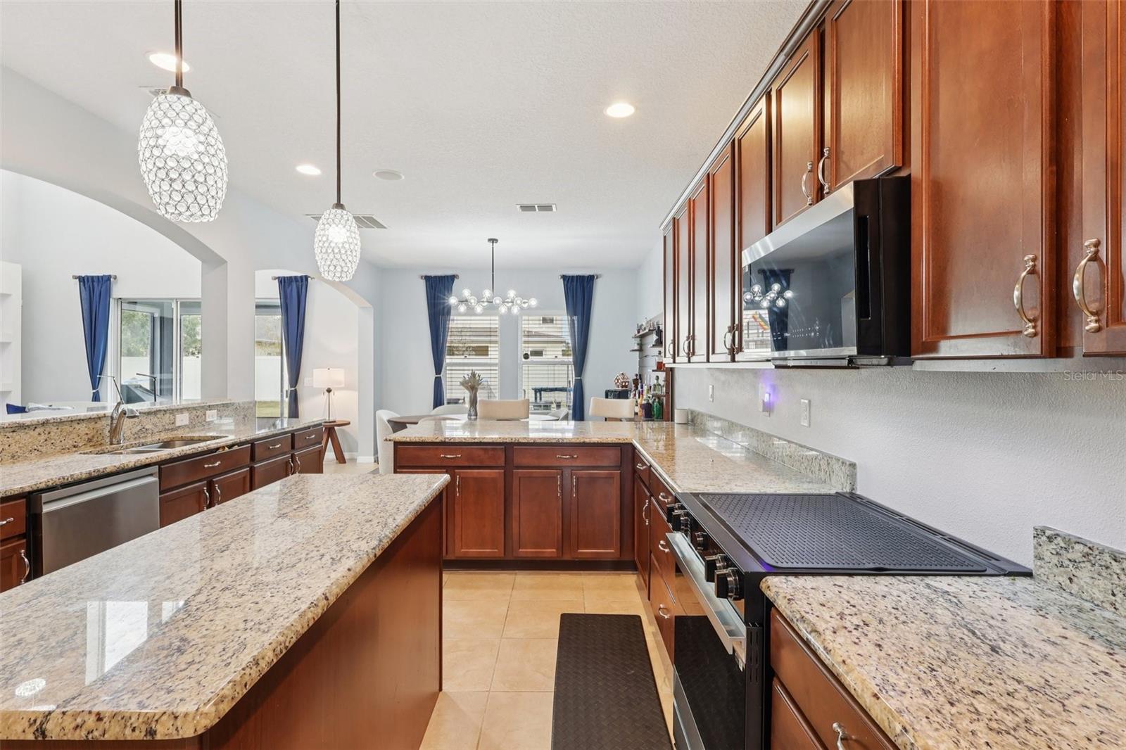 O6397172 Property Photo 13