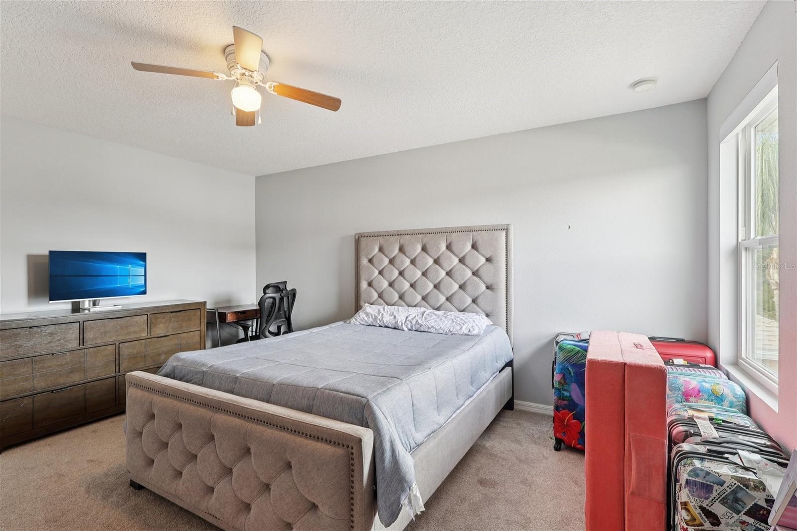 O6397172 Property Photo 42