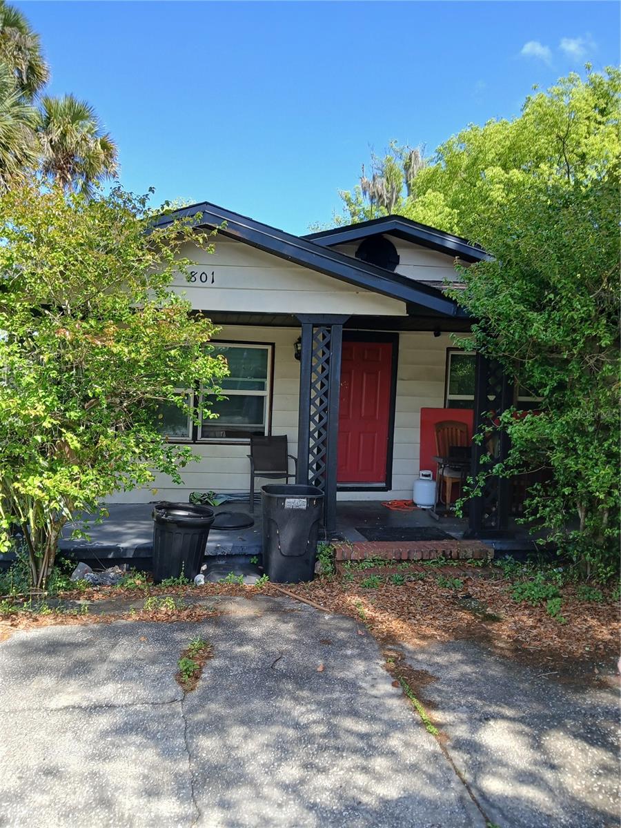801 S BAY AVE Property Photo 1