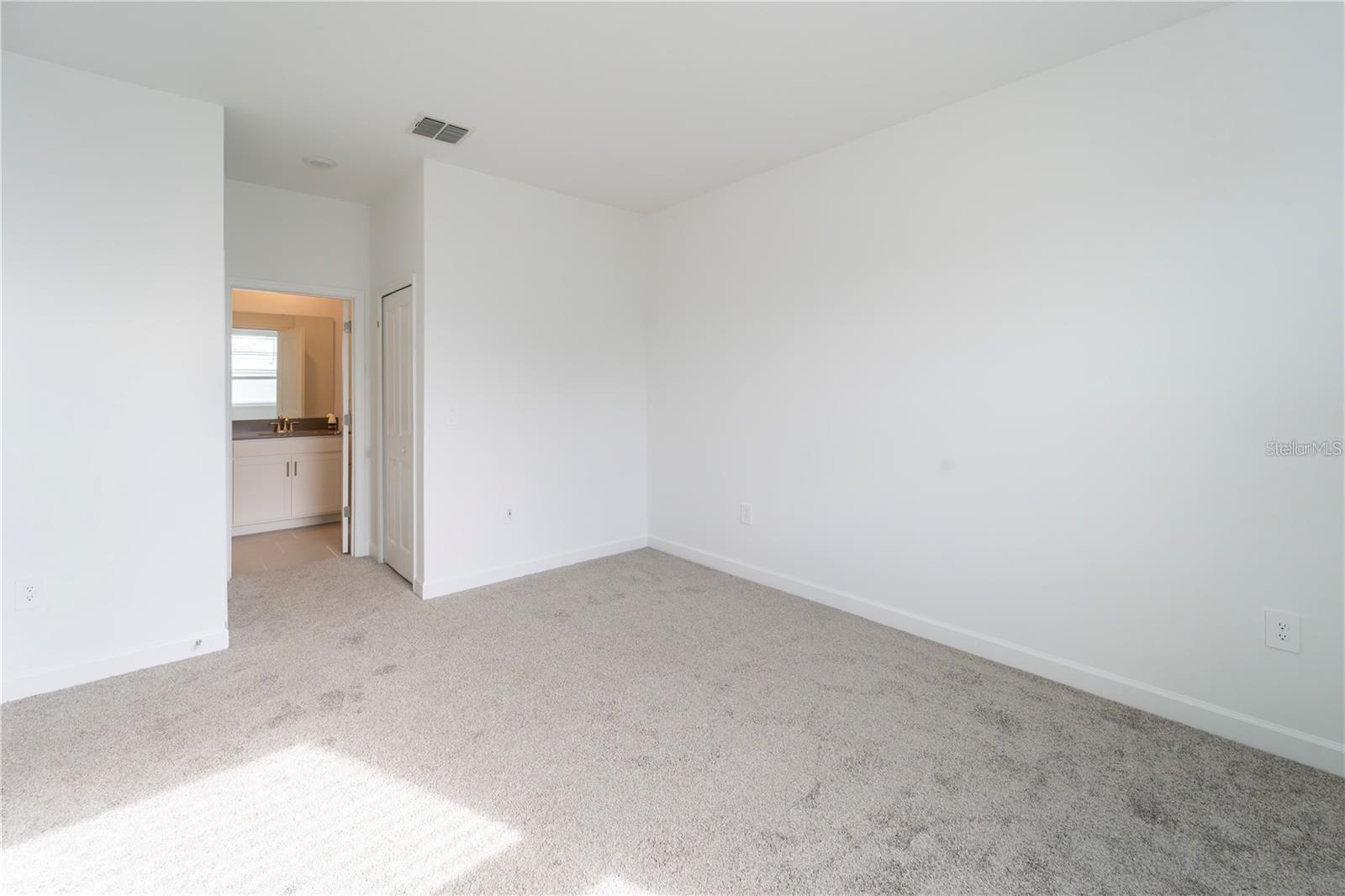 4032 Redbridge Loop Property Photo 6