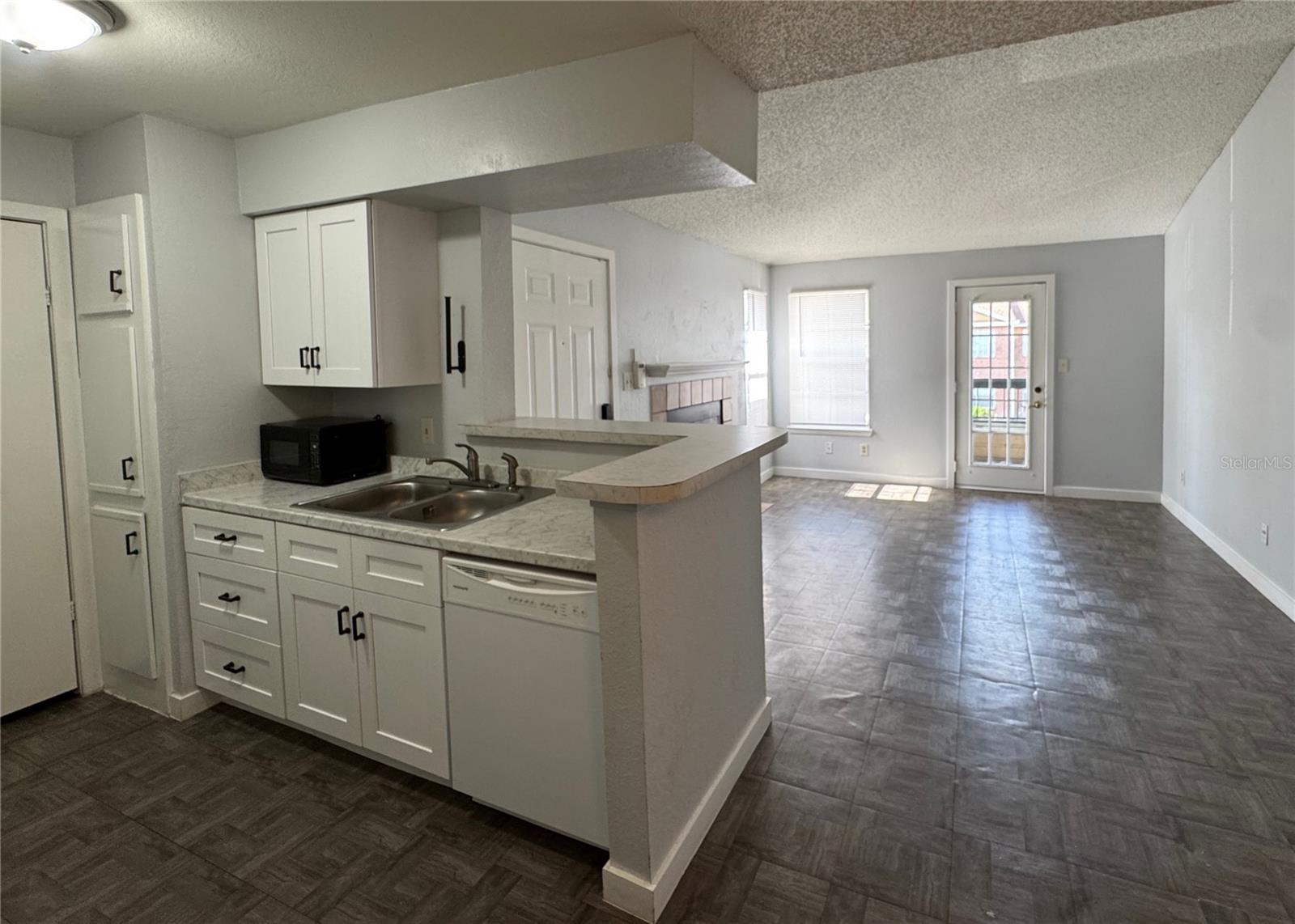 5540 Devonbriar Way #203 Property Photo 4