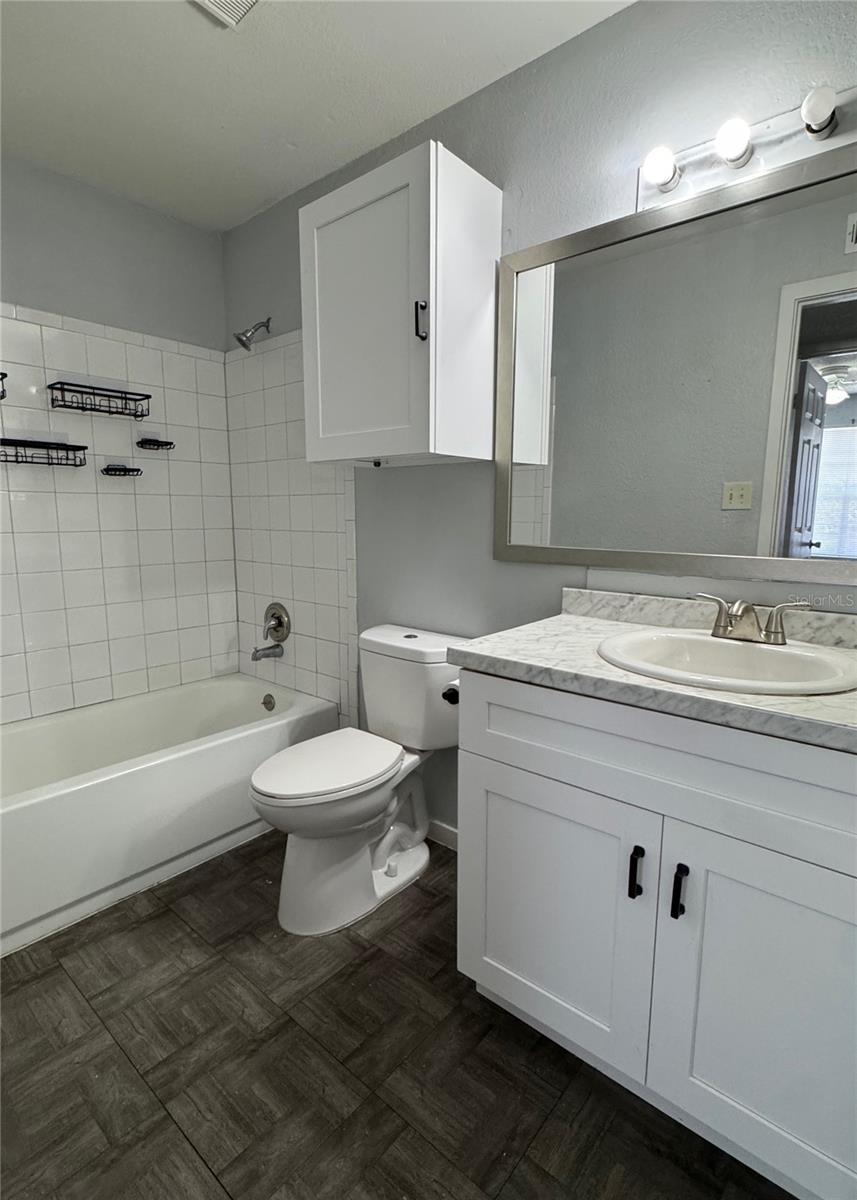 5540 Devonbriar Way #203 Property Photo 8