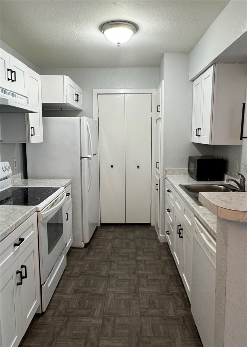 5540 Devonbriar Way #203 Property Photo 11