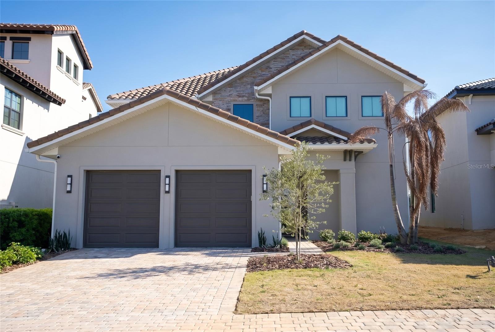 16046 Vetta Dr Property Photo 1