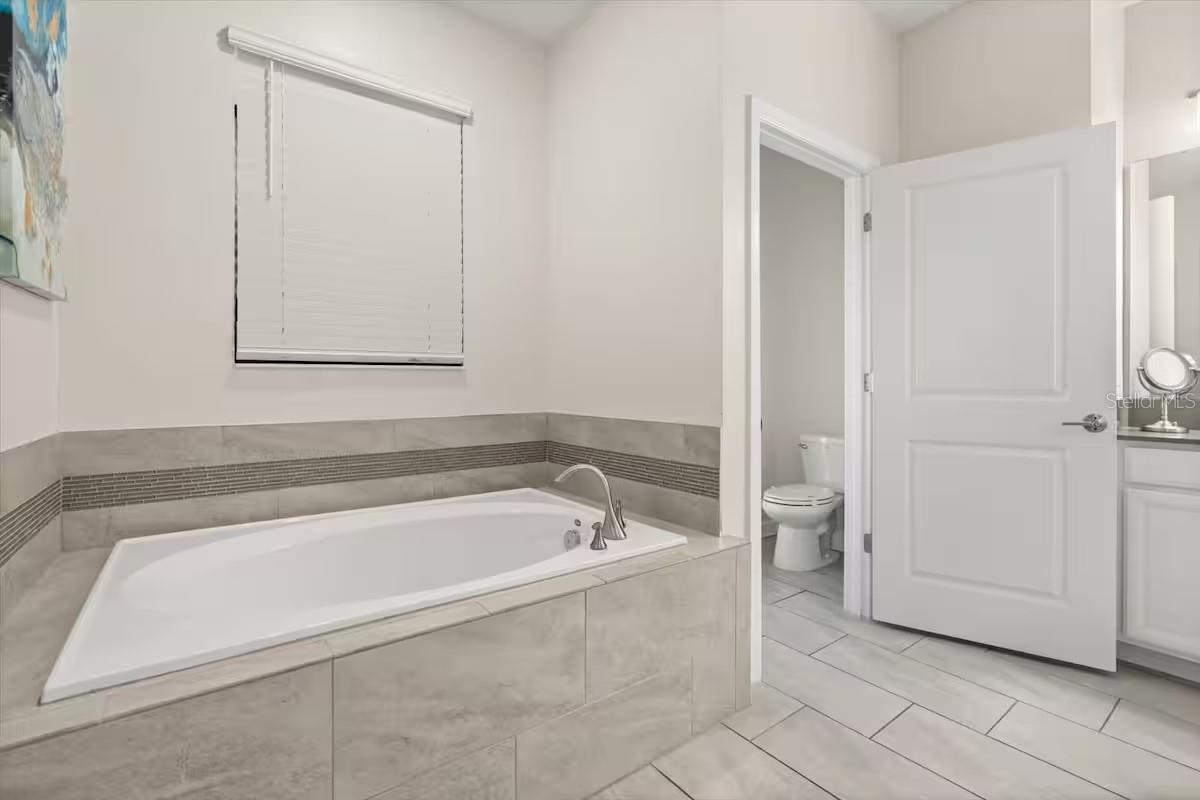 8882 Cabot Cliffs Dr Property Photo 22