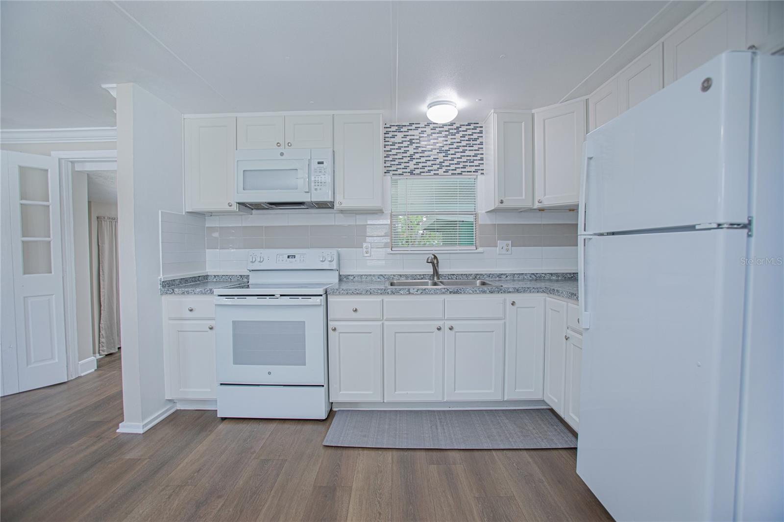 2009 Pine St Property Photo 2