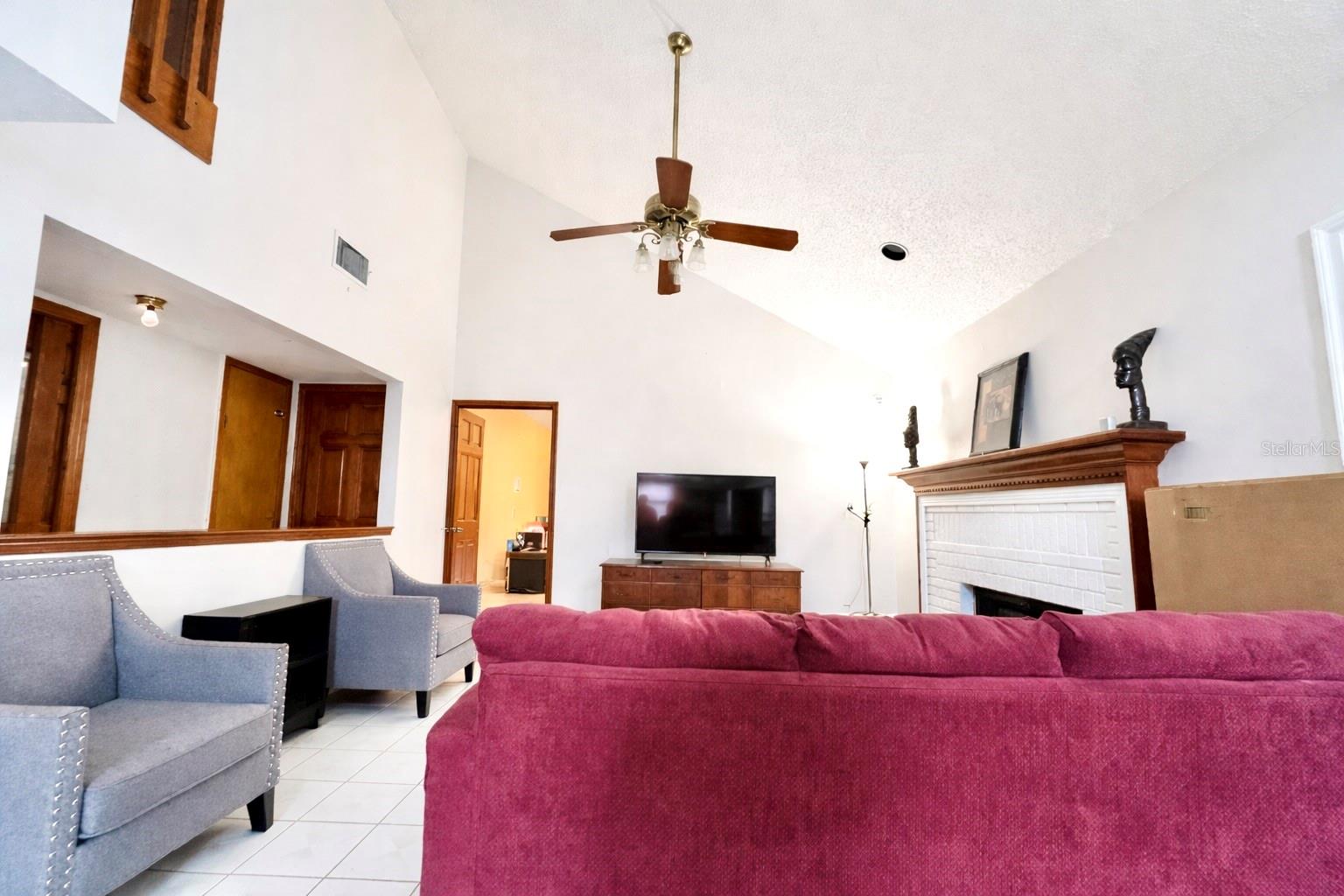 2627 Coventry Ln Property Photo 8