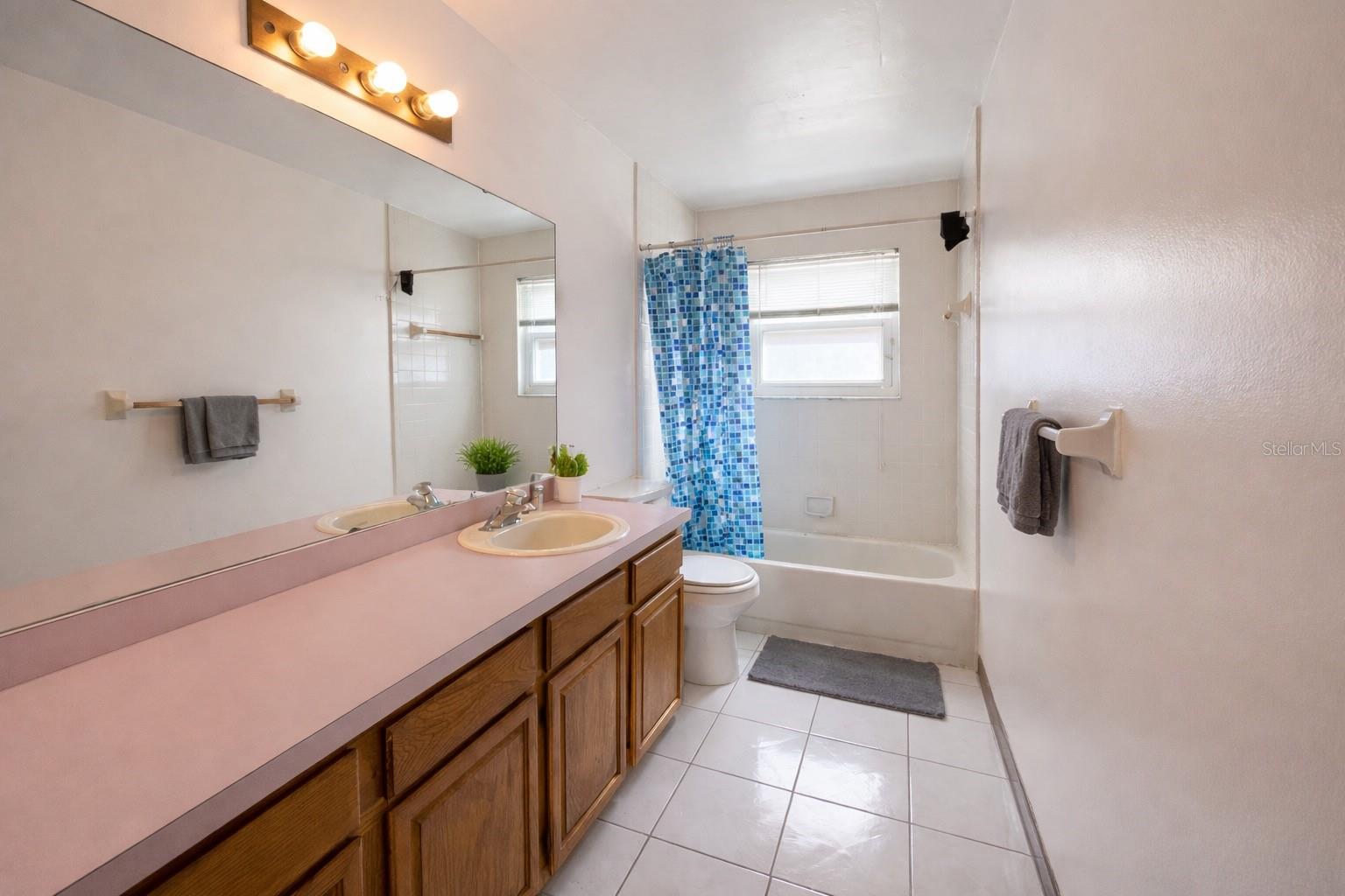 2627 Coventry Ln Property Photo 13