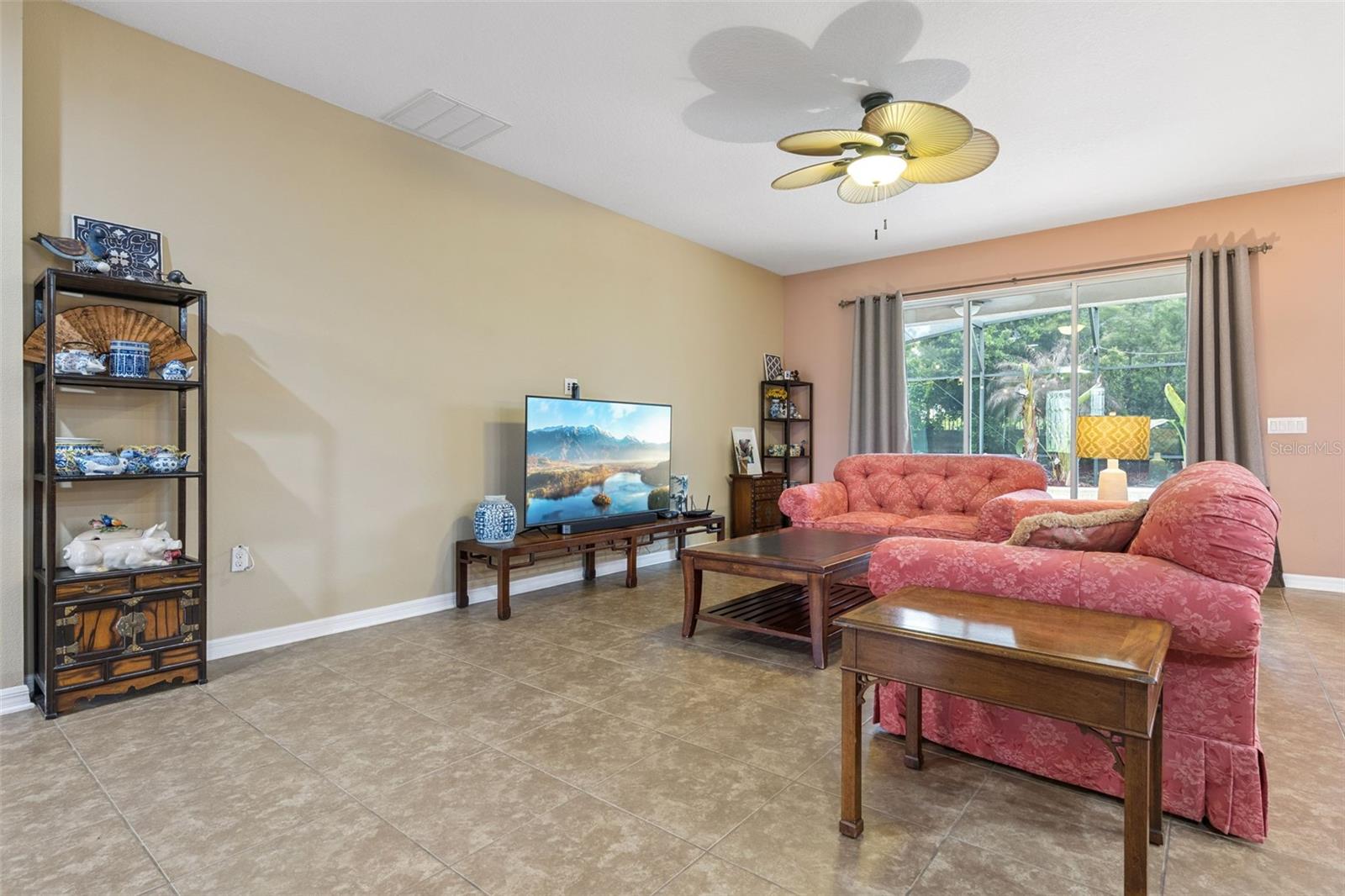 2028 Misty Glen Dr Property Photo 8