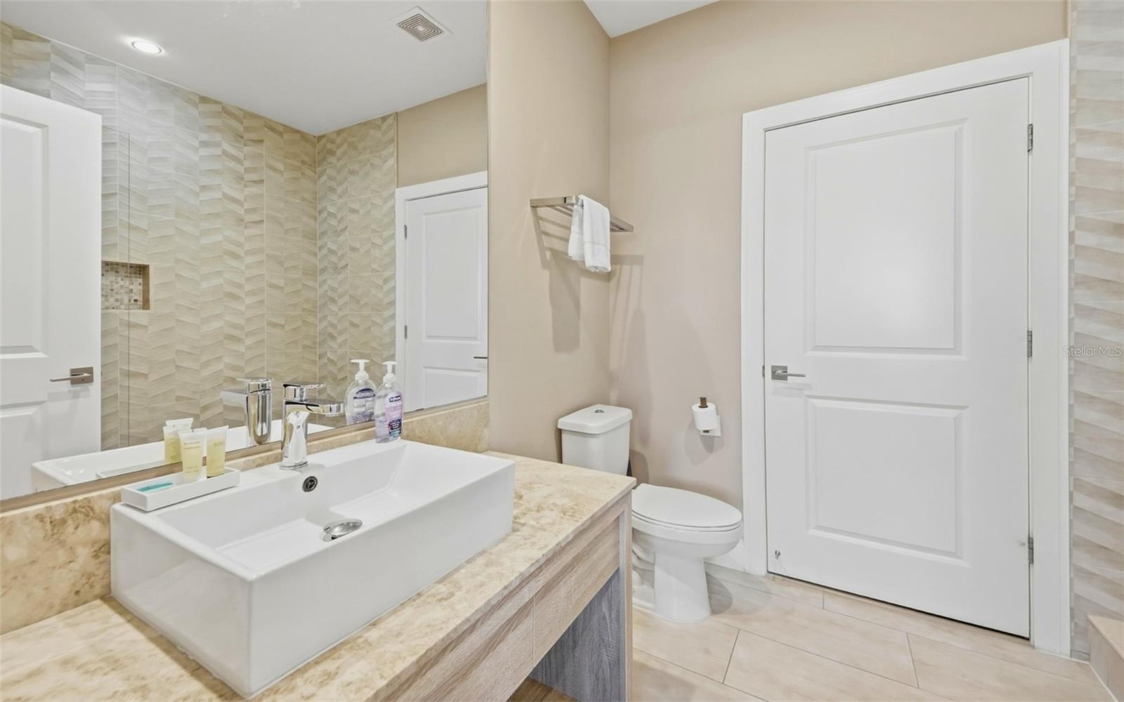 7455 Brooklyn Dr Property Photo 17