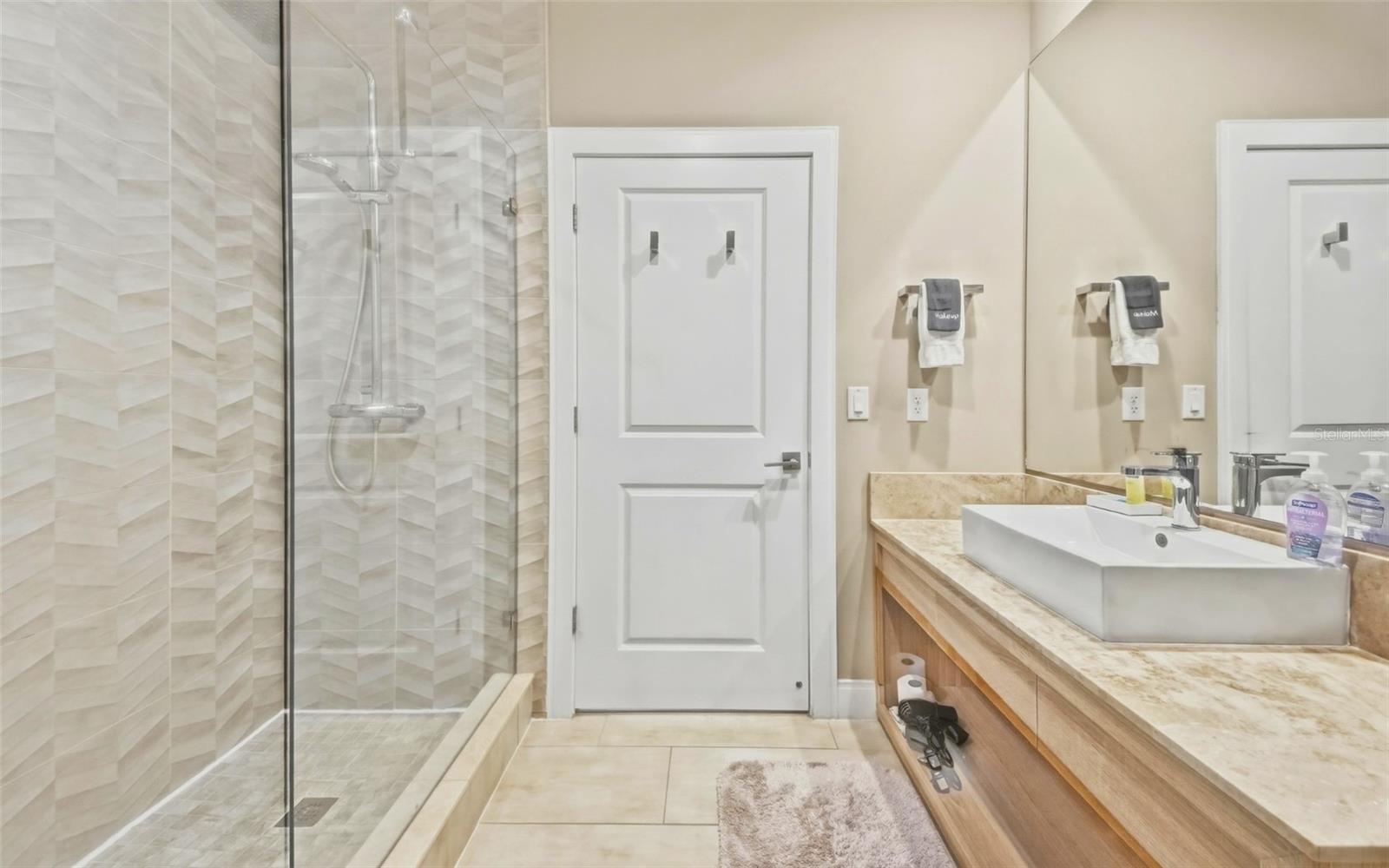 7455 Brooklyn Dr Property Photo 18