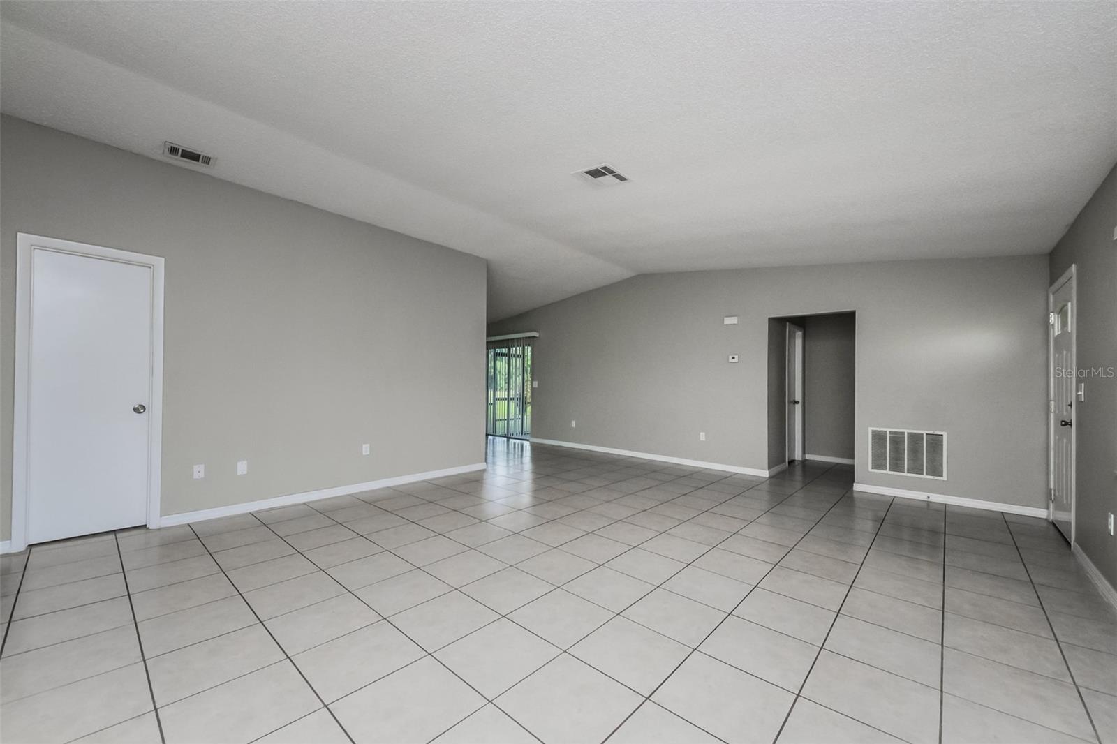 211 Cobalt Dr Property Photo 4