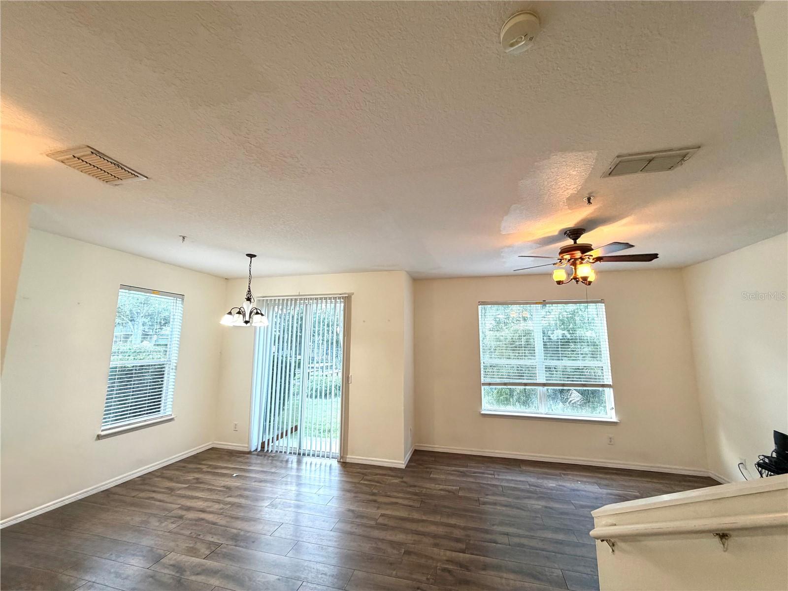 O6397443 Property Photo 3