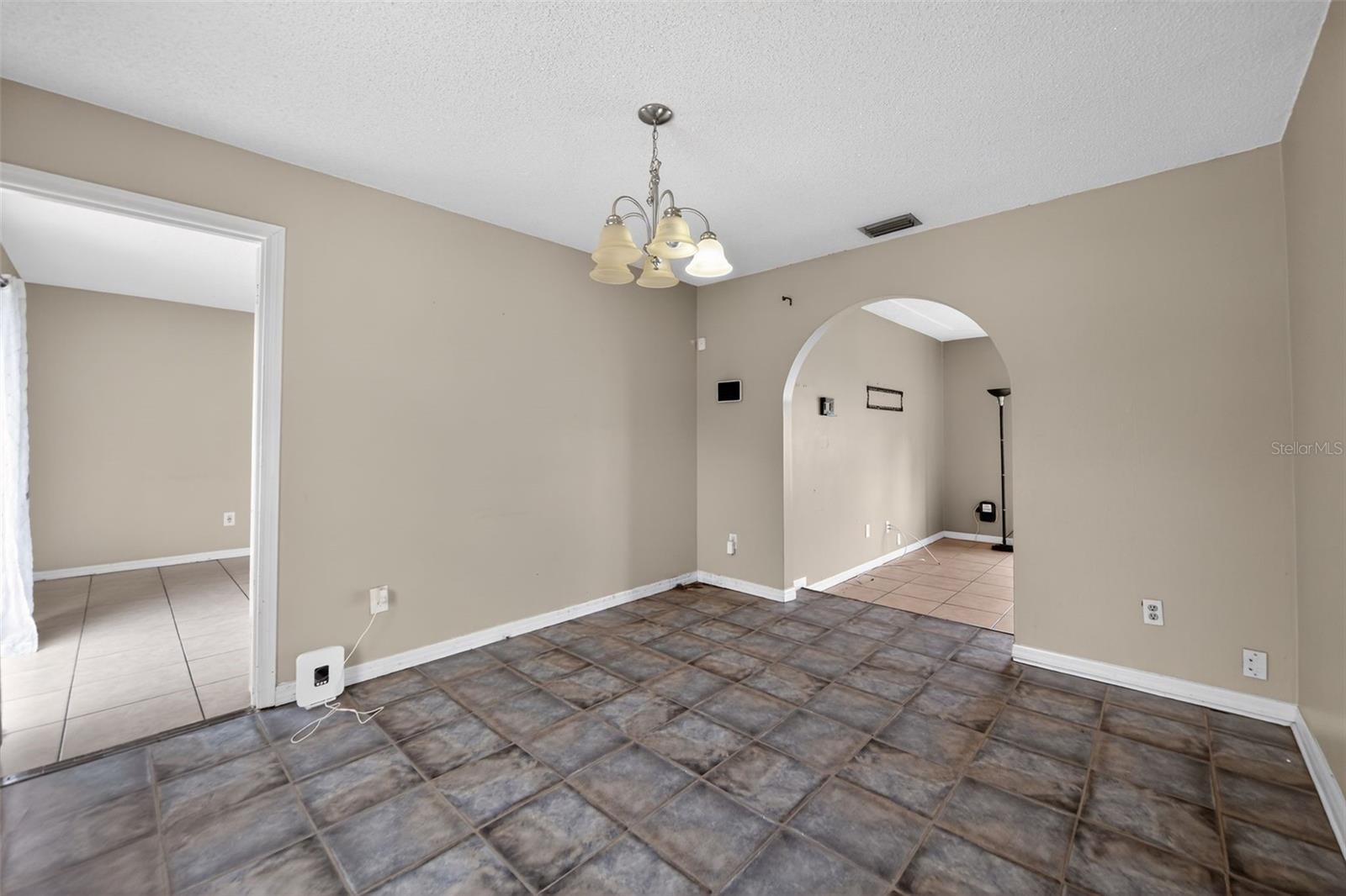 175 Sheridan Ave Property Photo 6