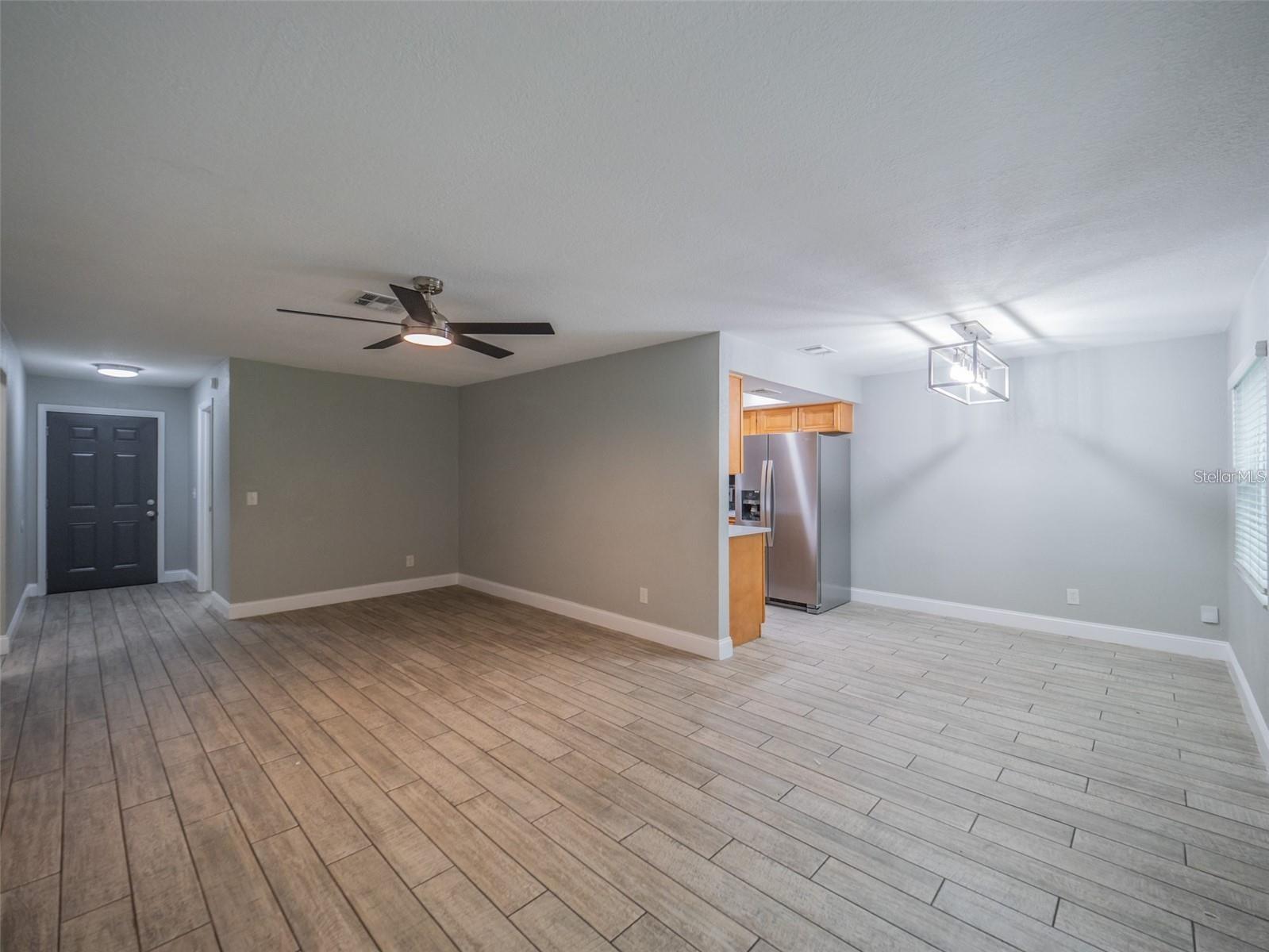 2419 Rio Pinar Lakes Blvd Property Photo 7