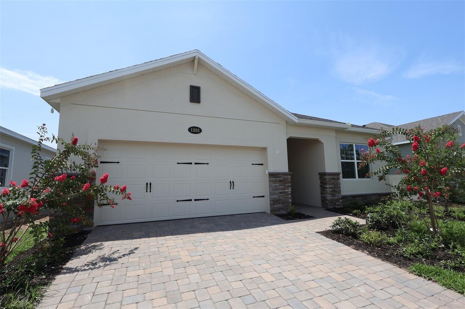 1302 HYDE ST Property Photo 1