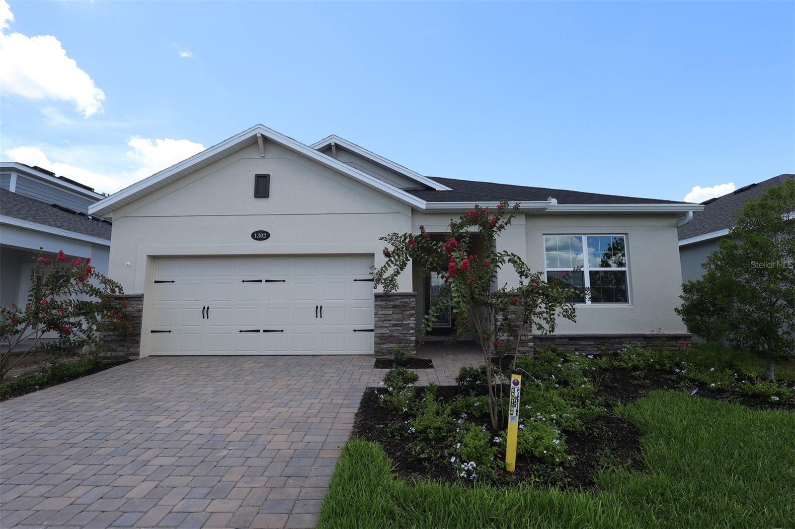 1302 HYDE ST Property Photo 1