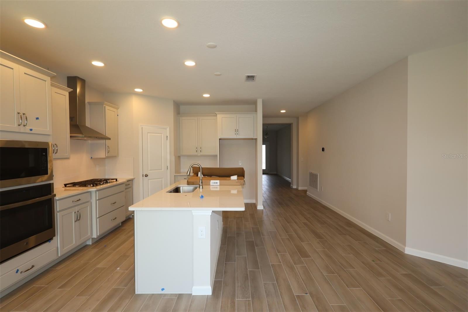 1302 Hyde St Property Photo 4