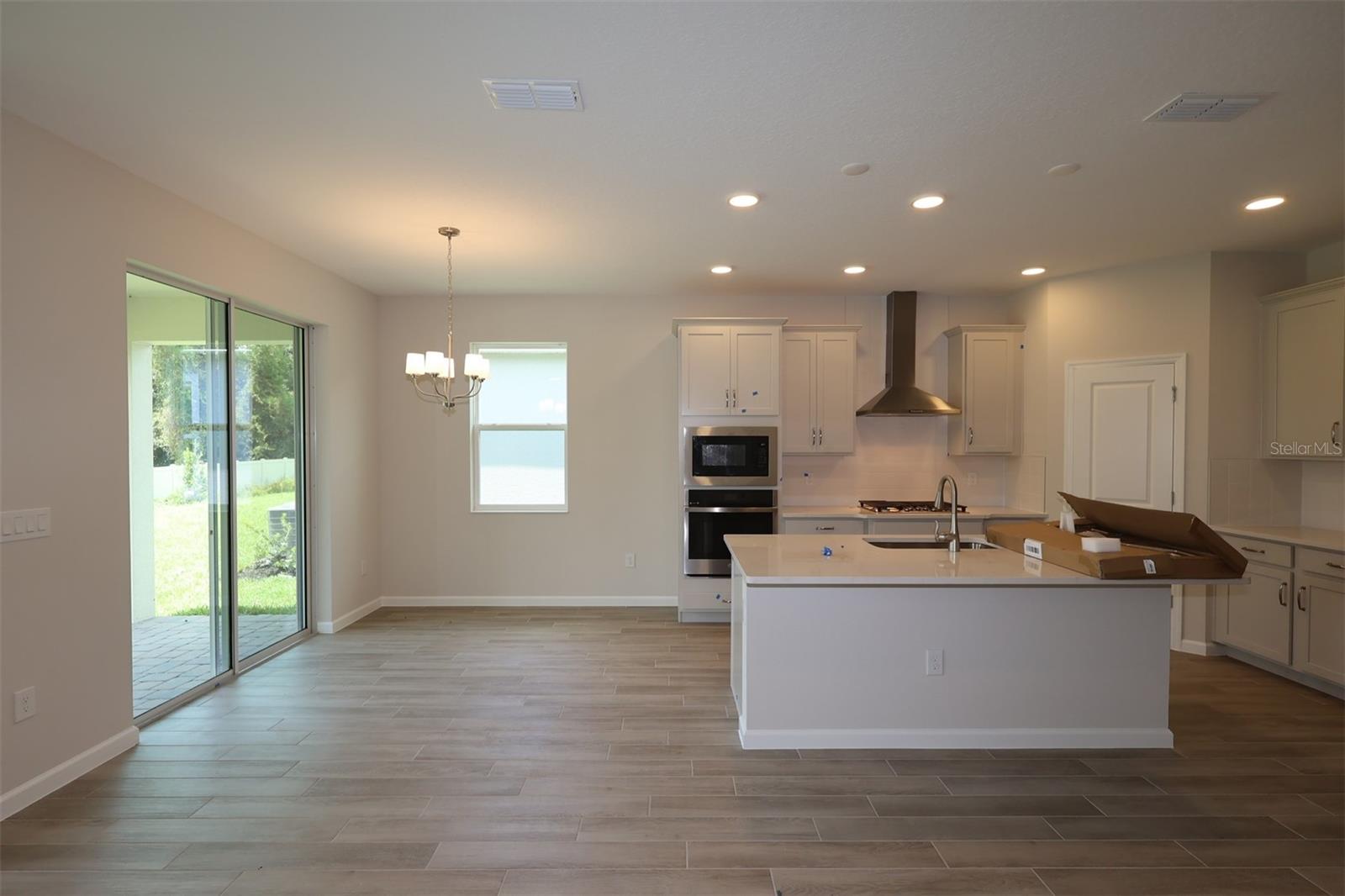1302 Hyde St Property Photo 7