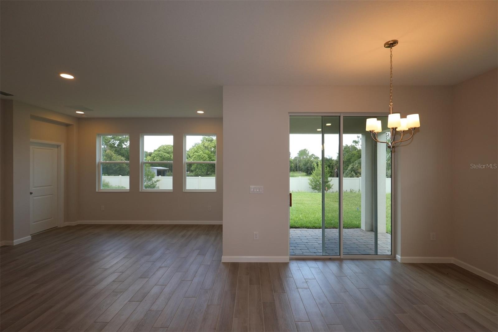 1302 Hyde St Property Photo 7