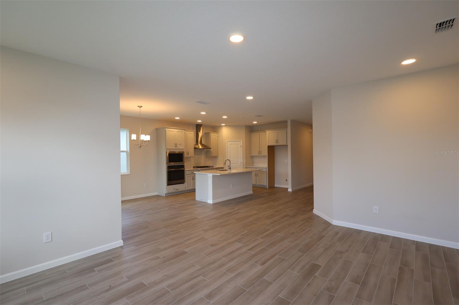 1302 Hyde St Property Photo 9