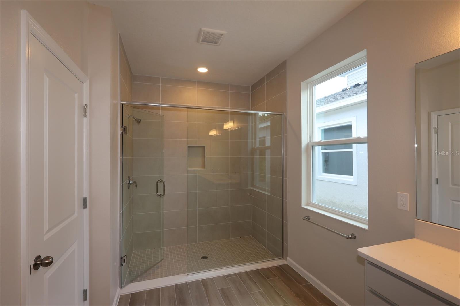 1302 Hyde St Property Photo 10