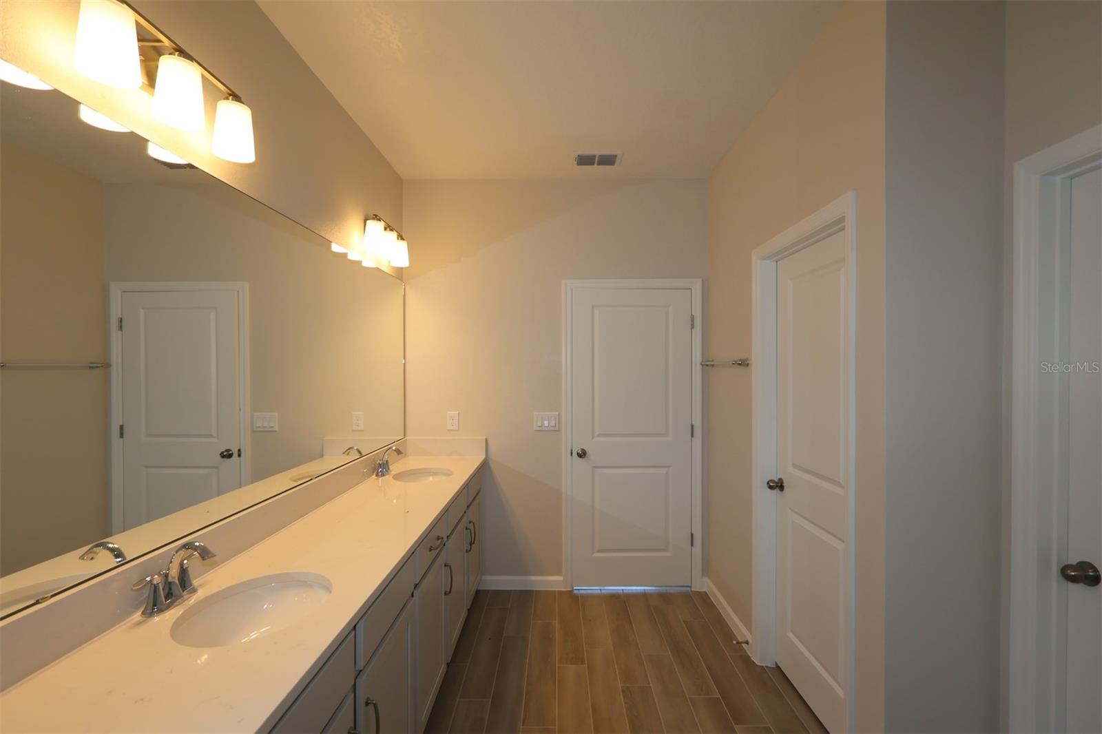 1302 Hyde St Property Photo 11