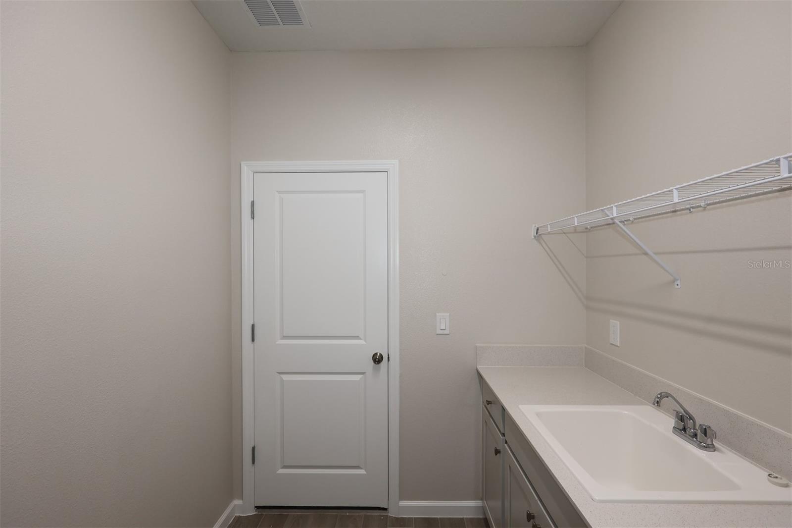 1302 Hyde St Property Photo 13