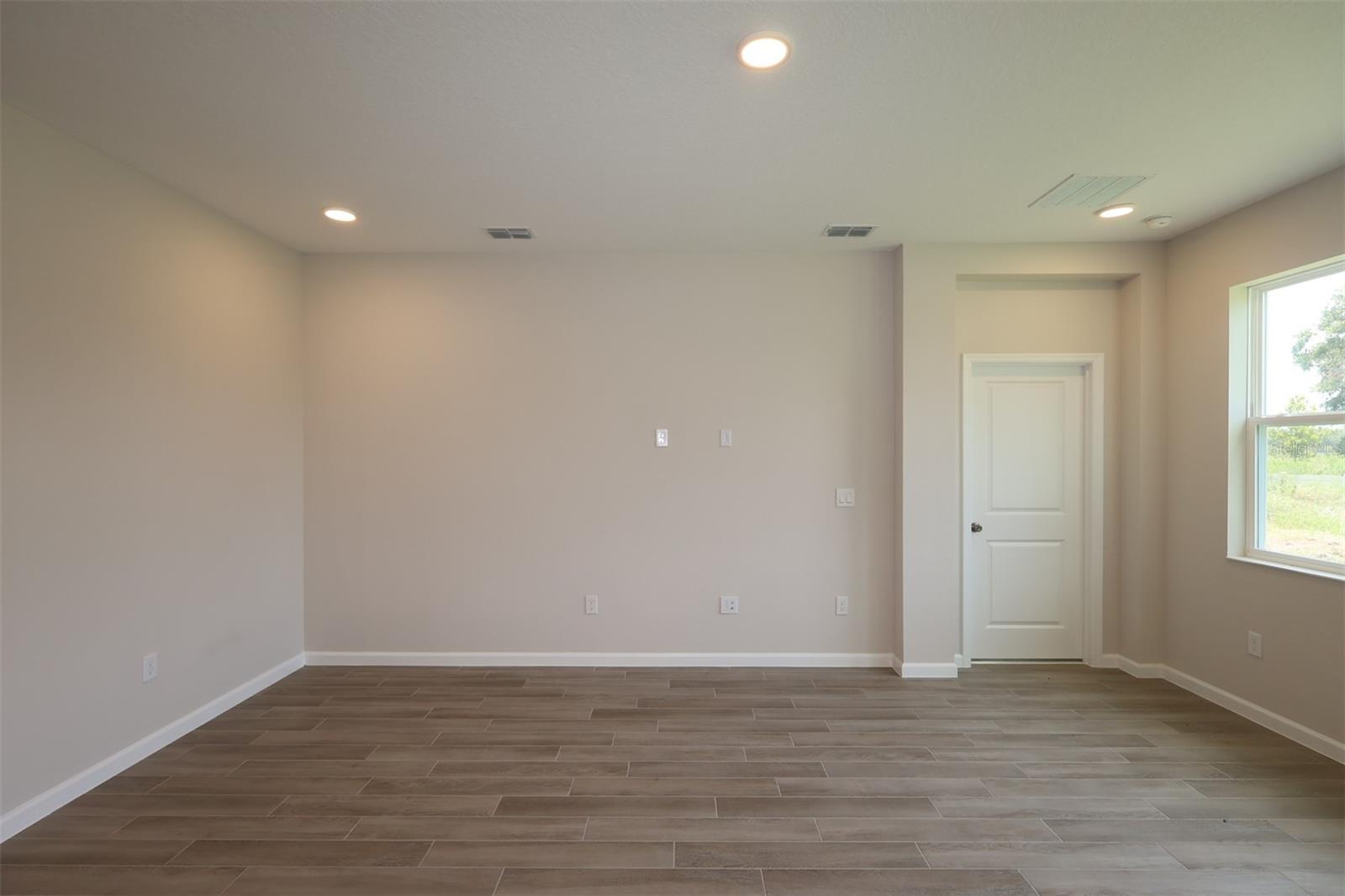 1302 Hyde St Property Photo 16