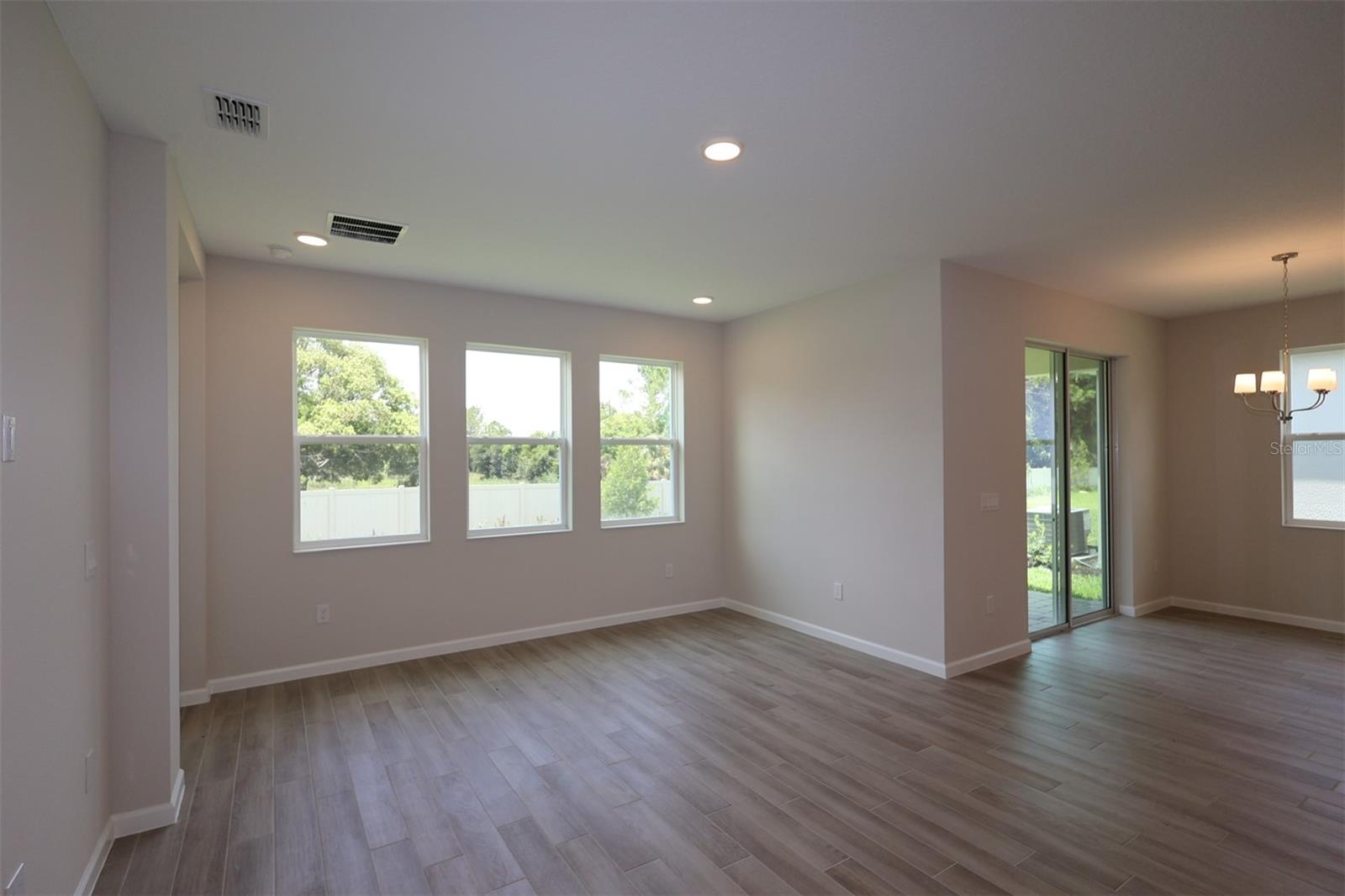 1302 Hyde St Property Photo 18
