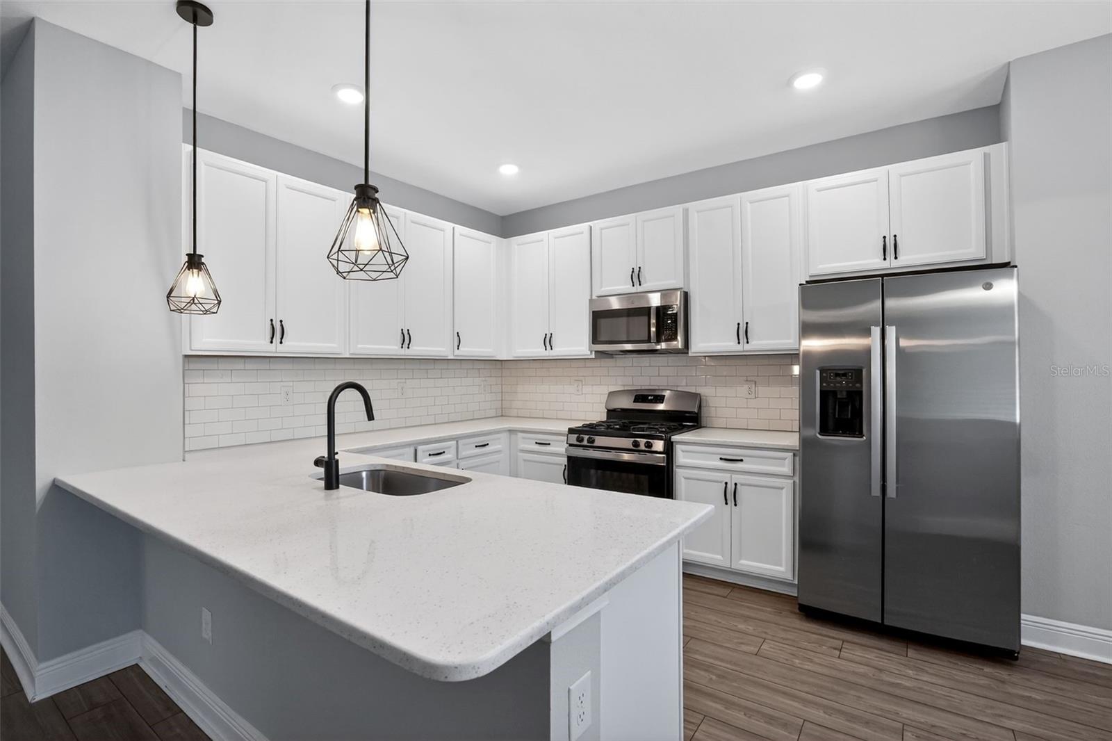 8131 Tea Olive Ter Property Photo 3