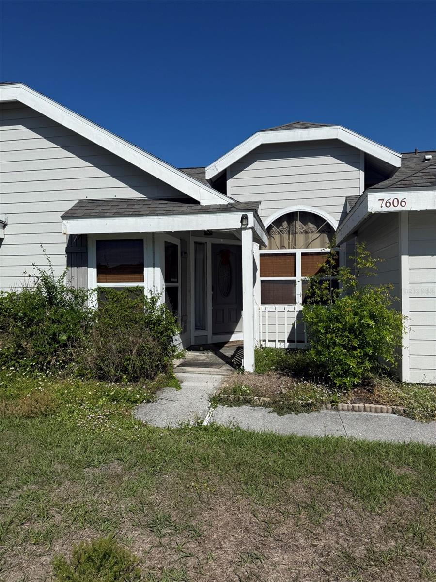 7606 37th Street Cir E Property Photo 3