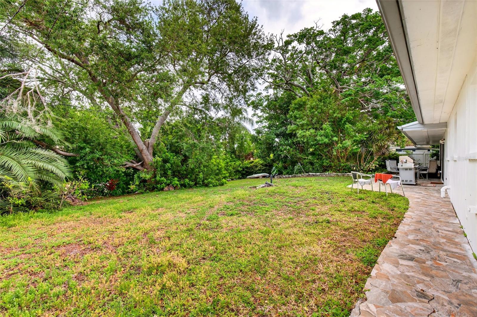 1565 S Evergreen Ave Property Photo 17