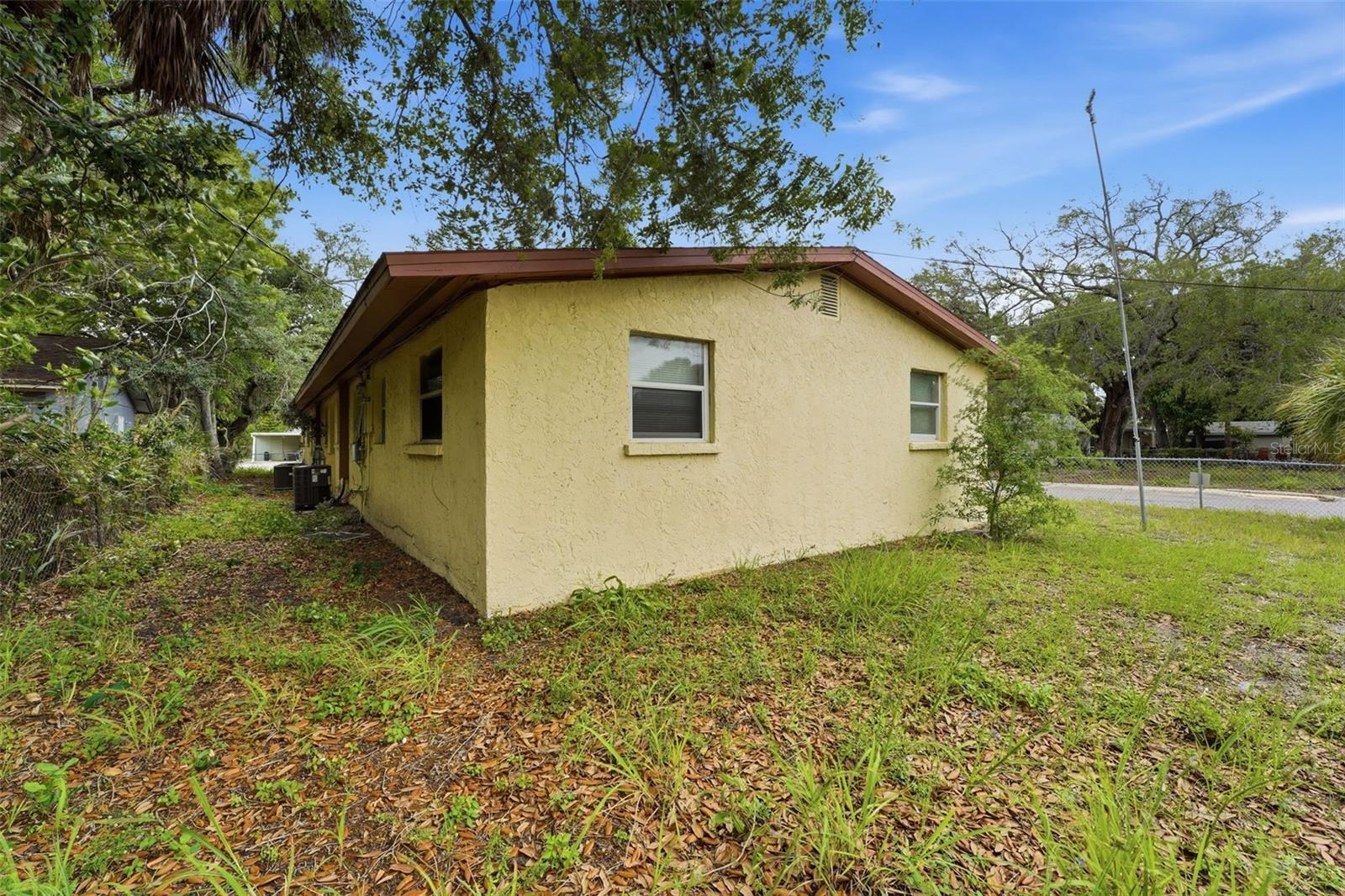 1610 22nd St Property Photo 6