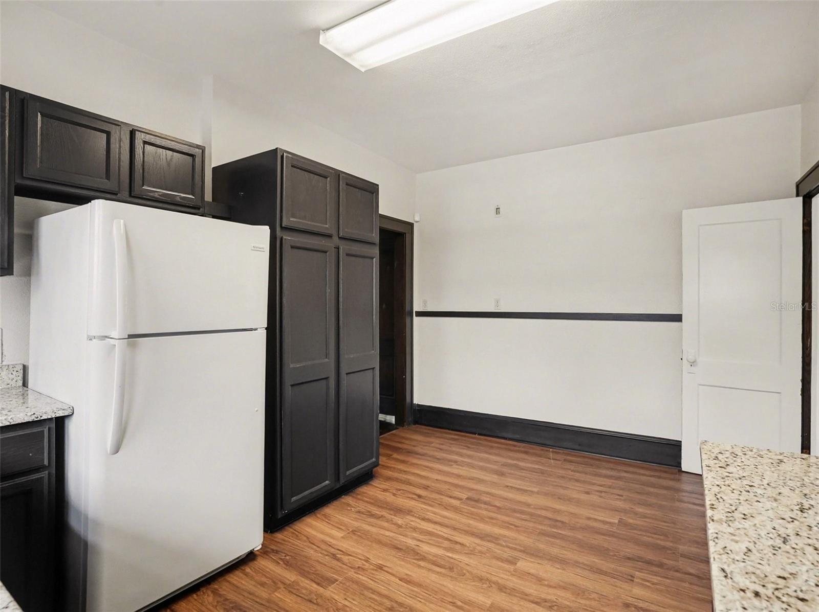 1214 E Livingston Street St Property Photo 4