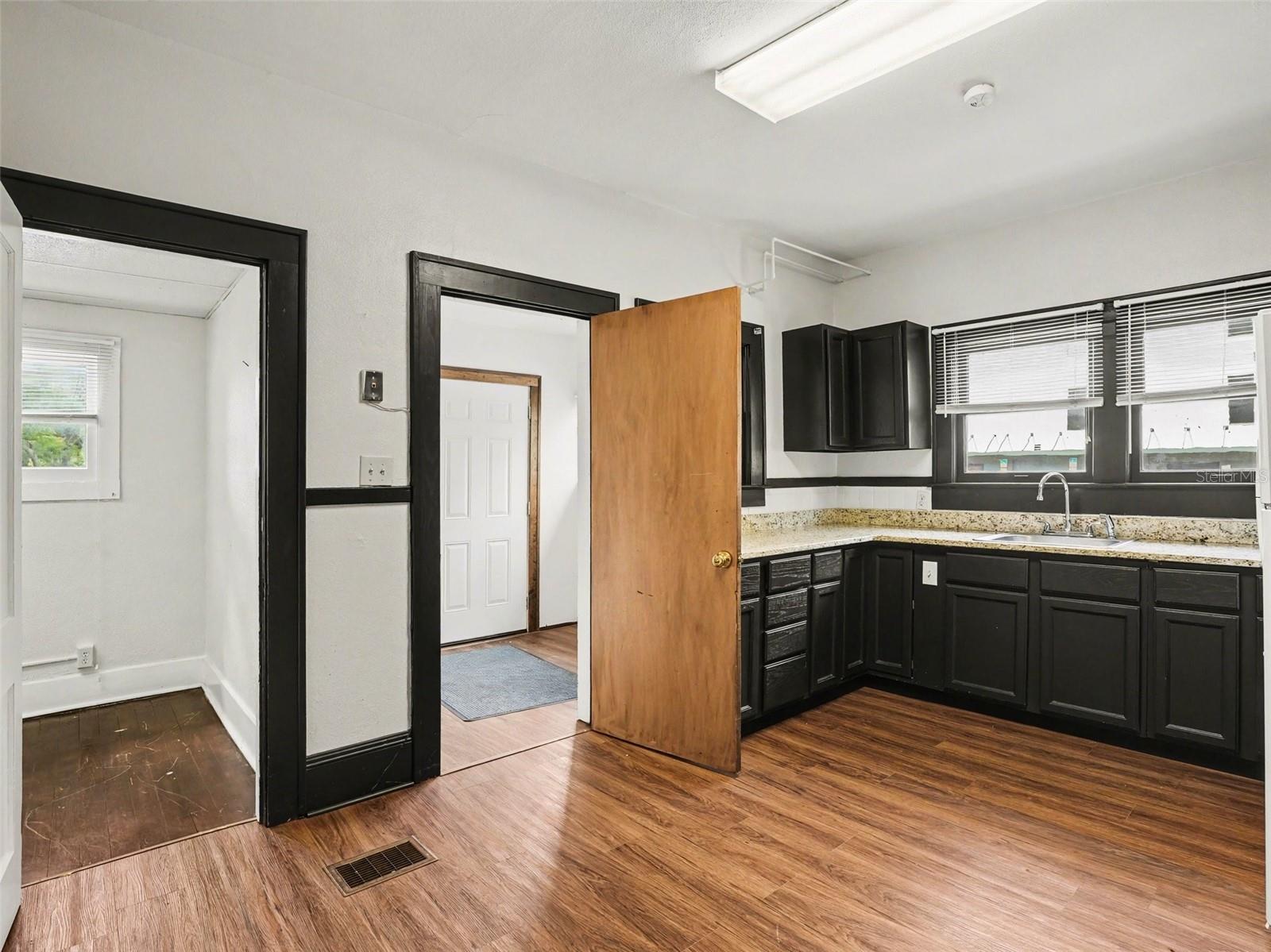 1214 E Livingston Street St Property Photo 5