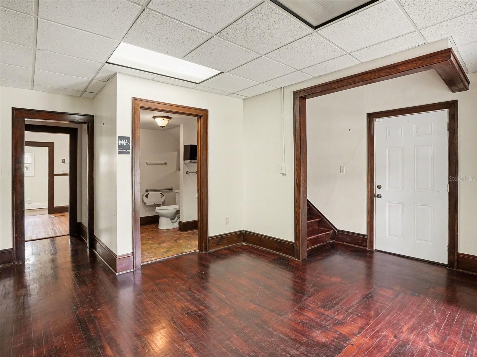 1214 E Livingston Street St Property Photo 6
