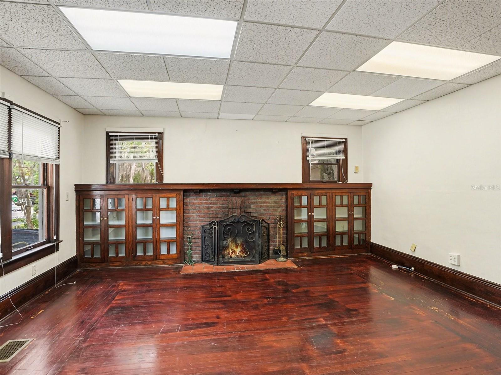 1214 E Livingston Street St Property Photo 9