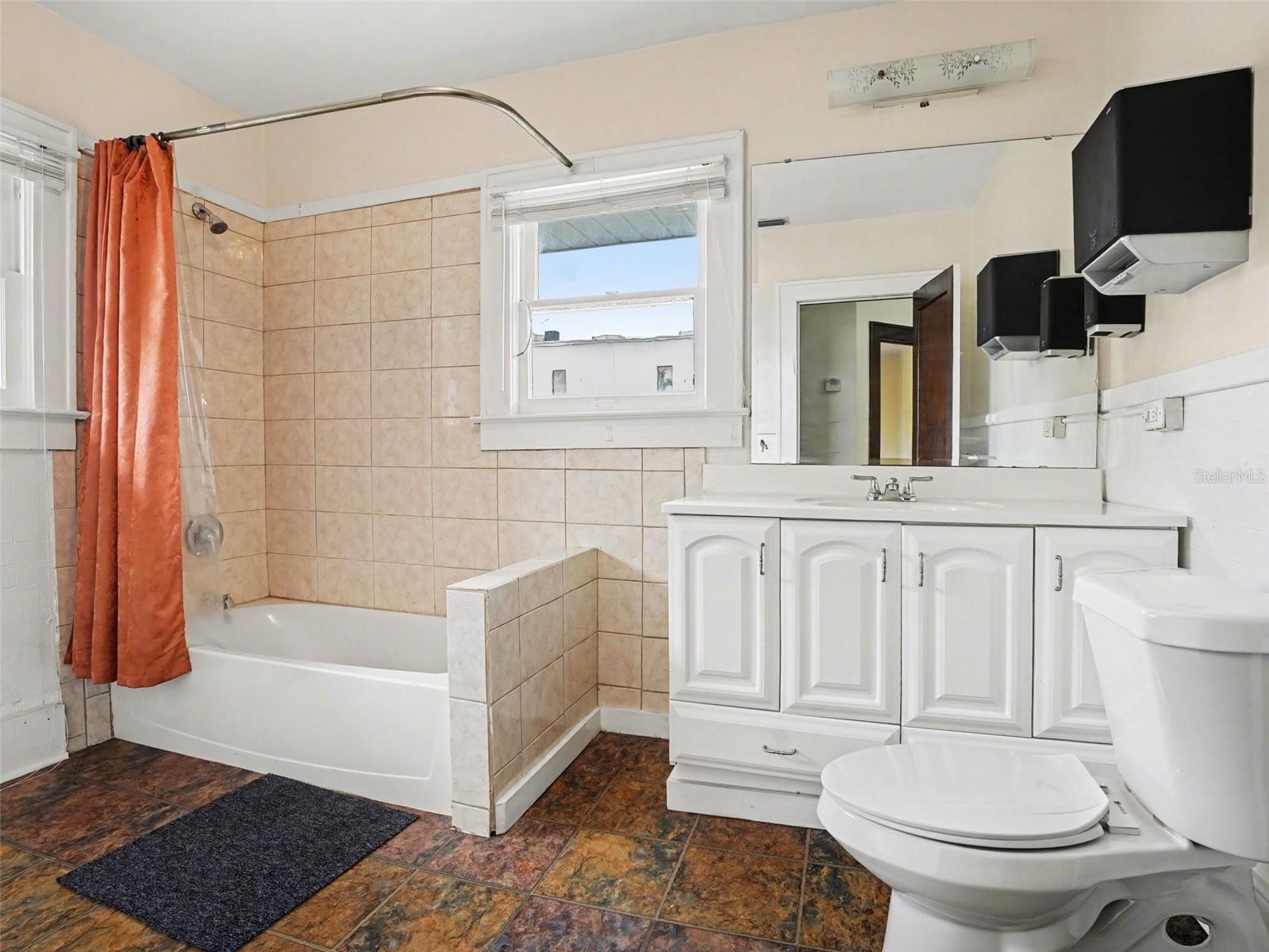 1214 E Livingston Street St Property Photo 22