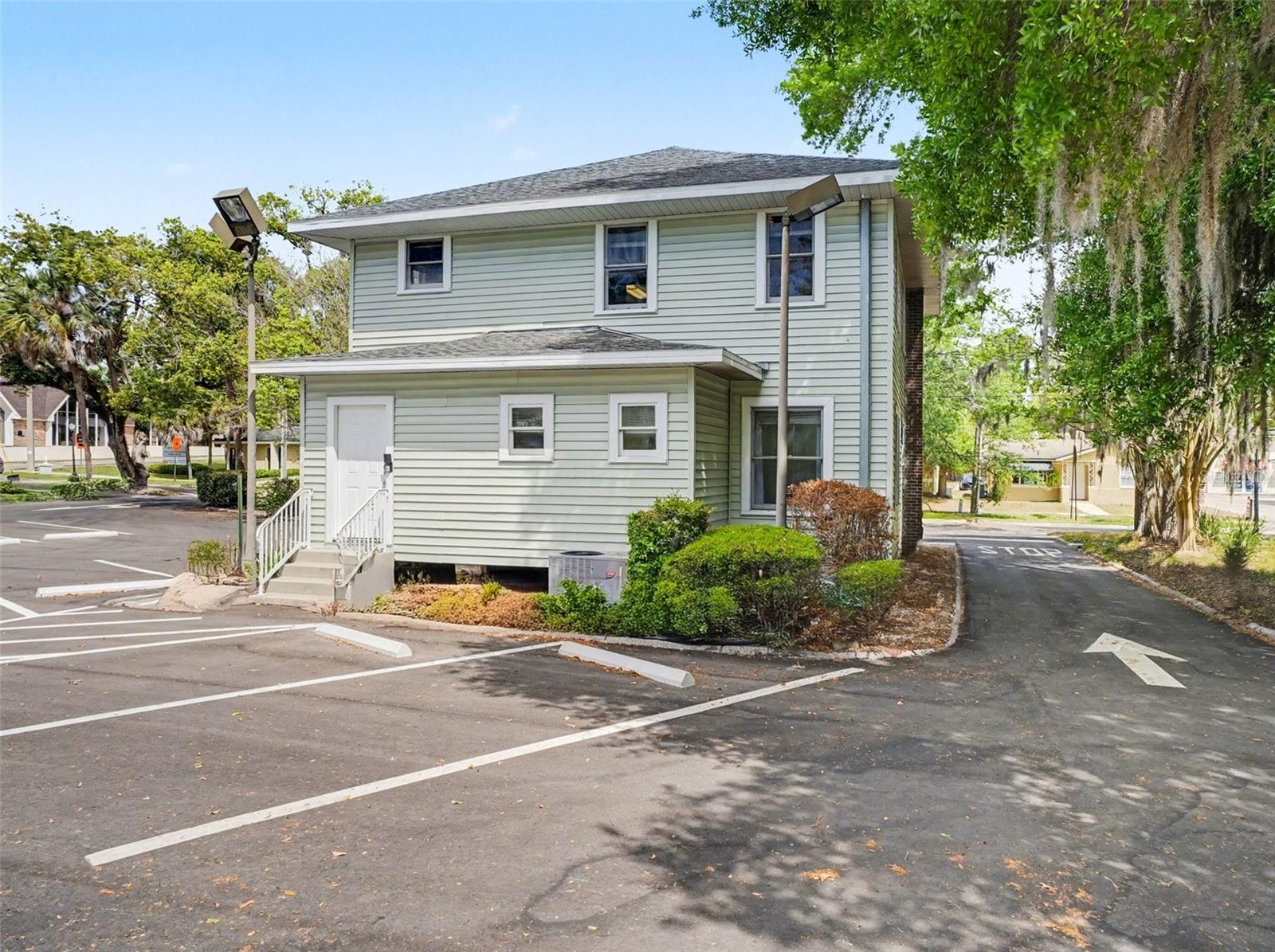 1214 E Livingston Street St Property Photo 25