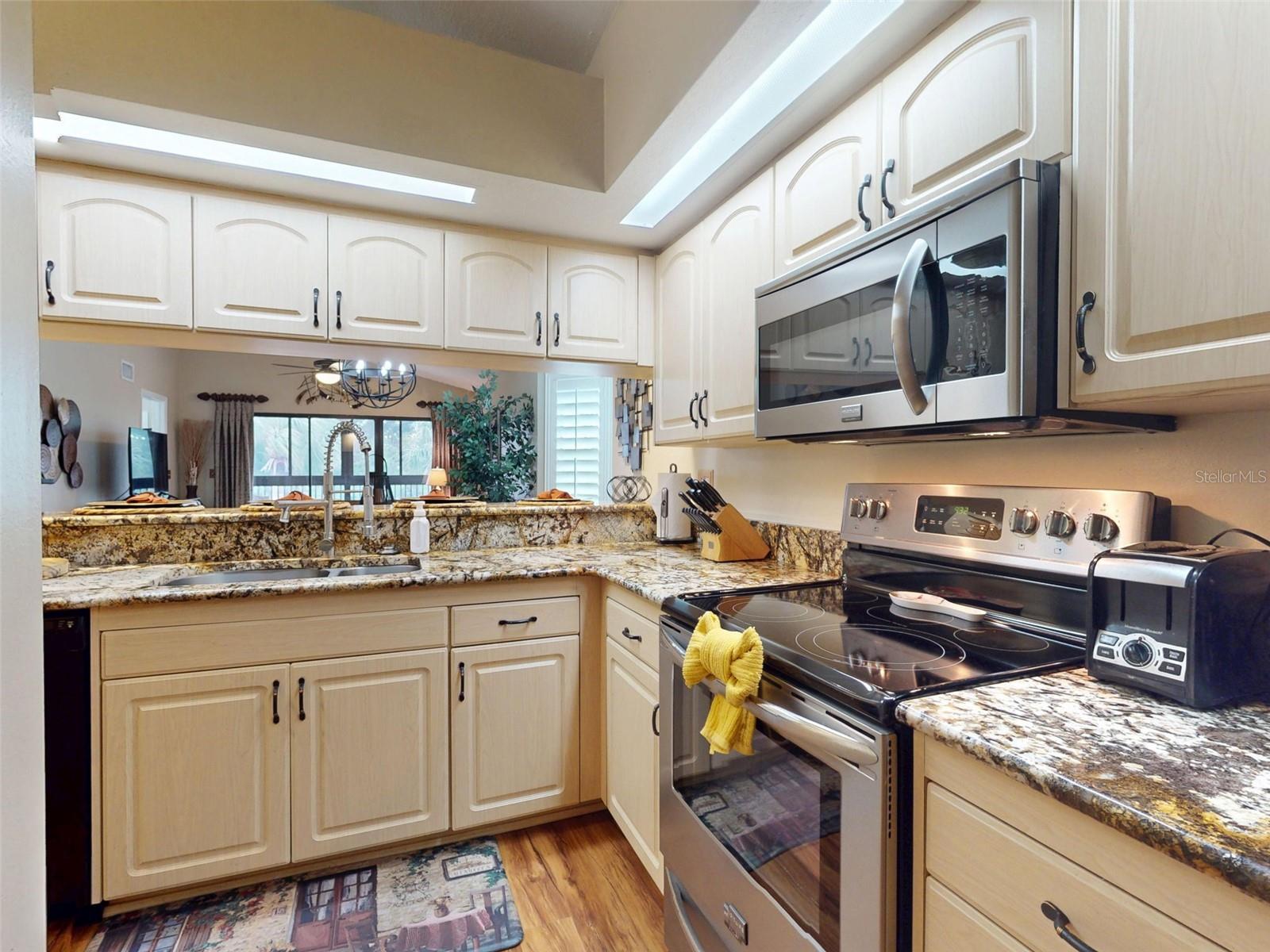 402 Bouchelle Dr #206 Property Photo 5