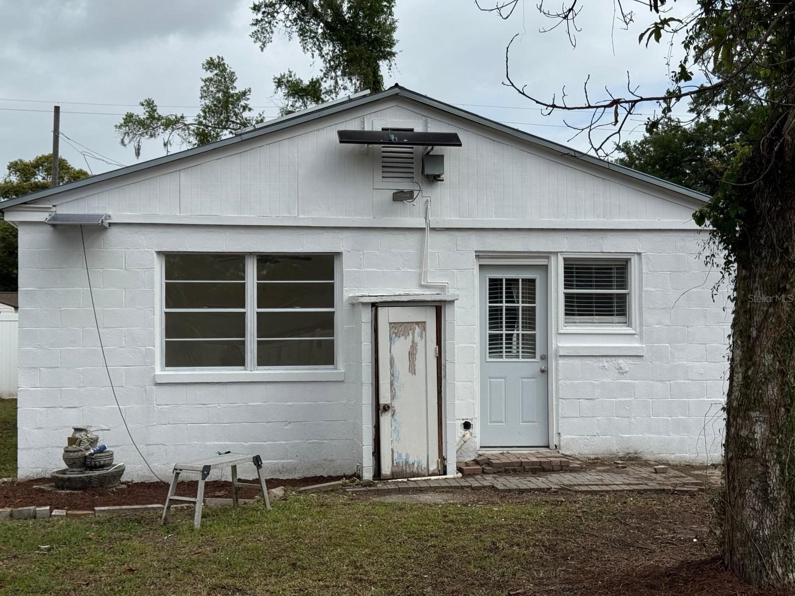 2014 Page Ave Property Photo 2