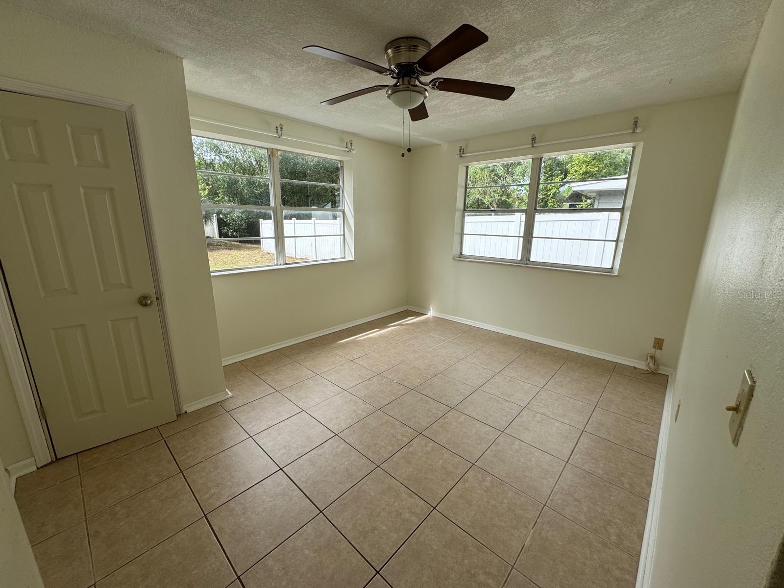 2014 Page Ave Property Photo 4