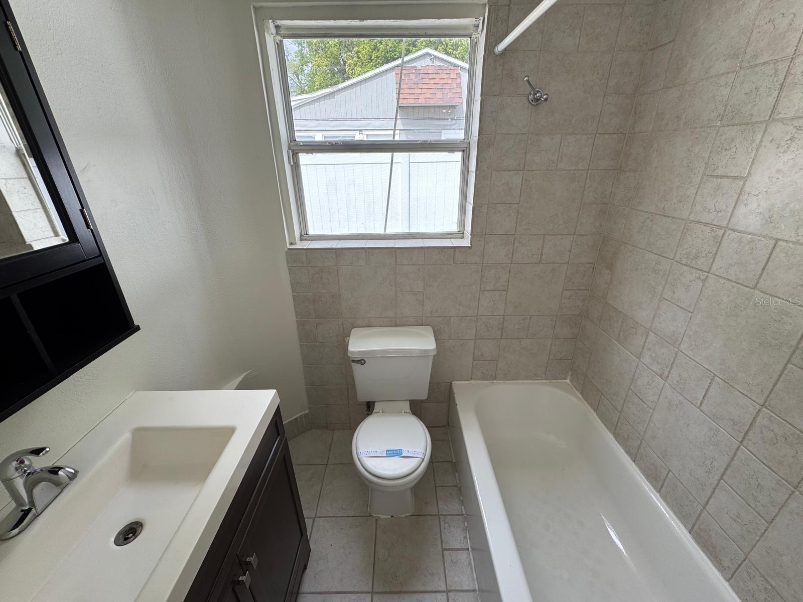 2014 Page Ave Property Photo 7