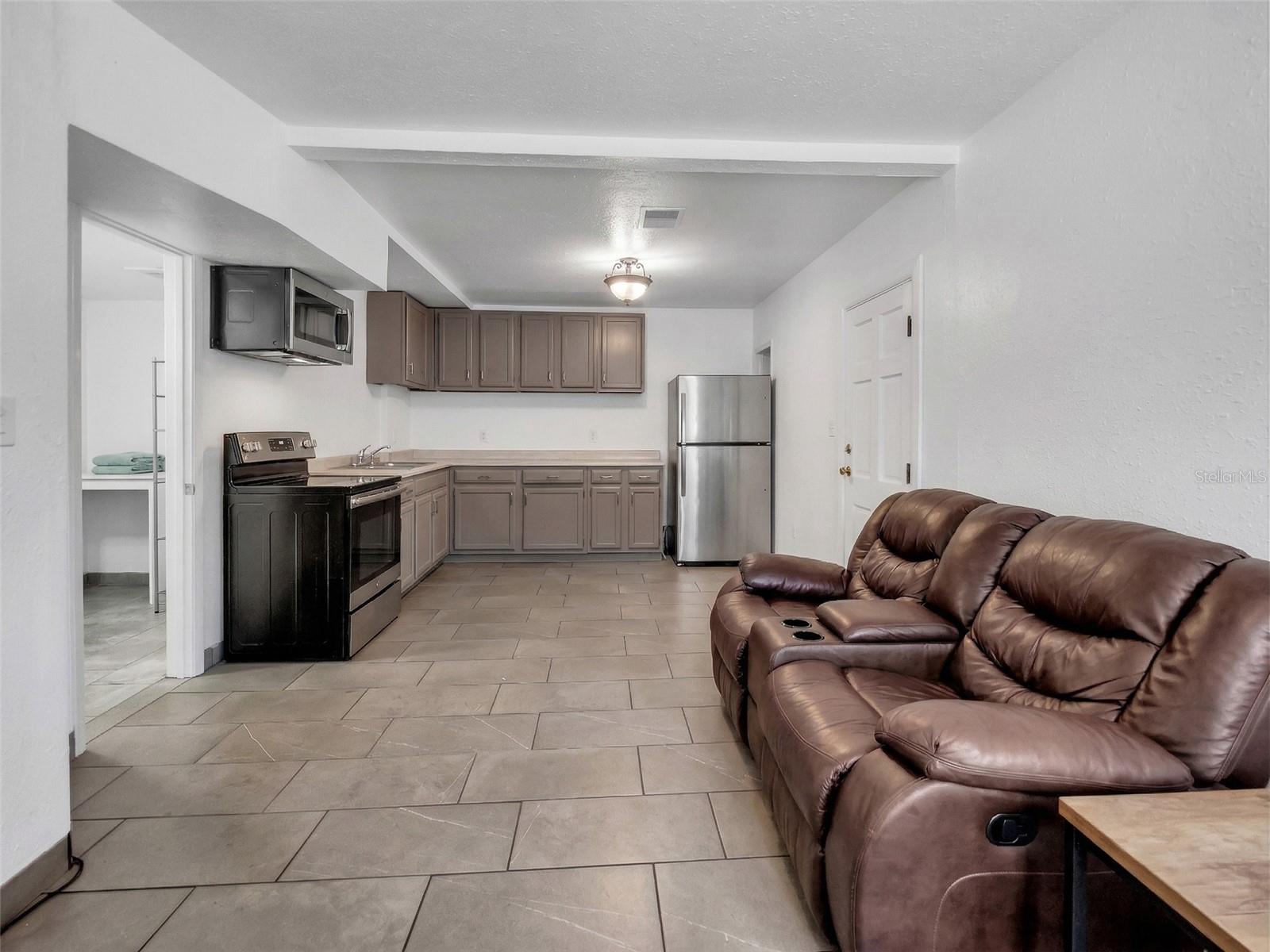 2600 Euston Rd Property Photo 5