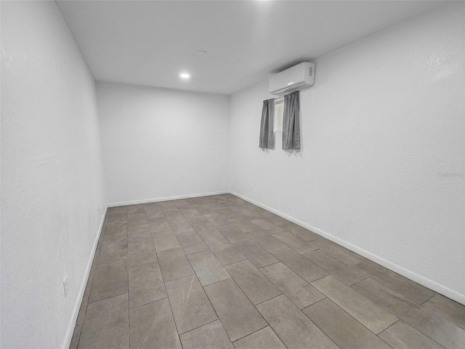 2600 Euston Rd Property Photo 6